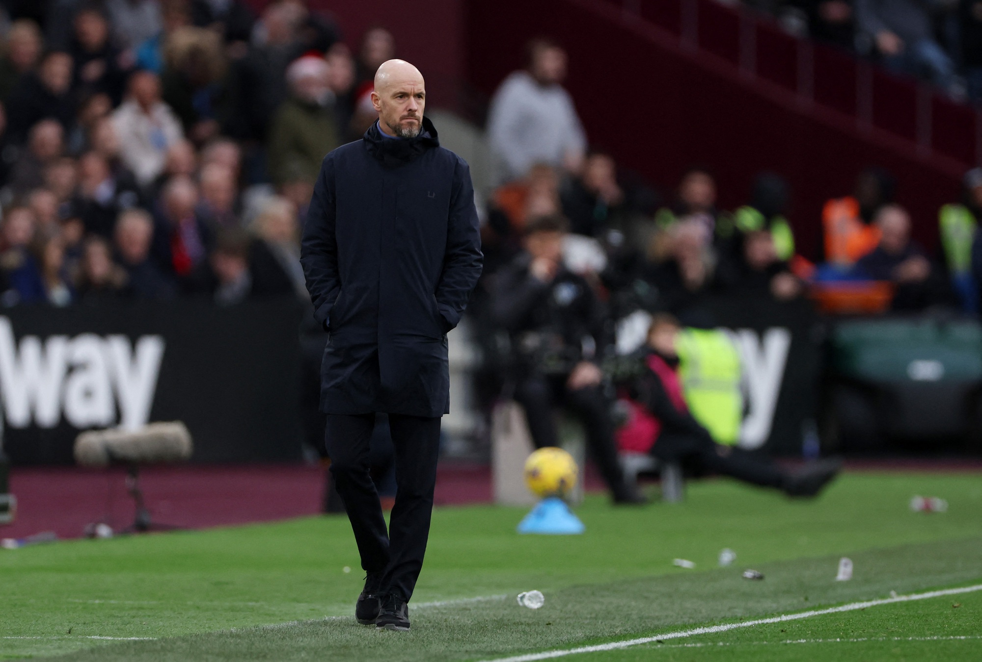 Erik ten Hag cho rằng Manchester United c&oacute; thể đ&aacute;nh bại bất kỳ ai- Ảnh 2.