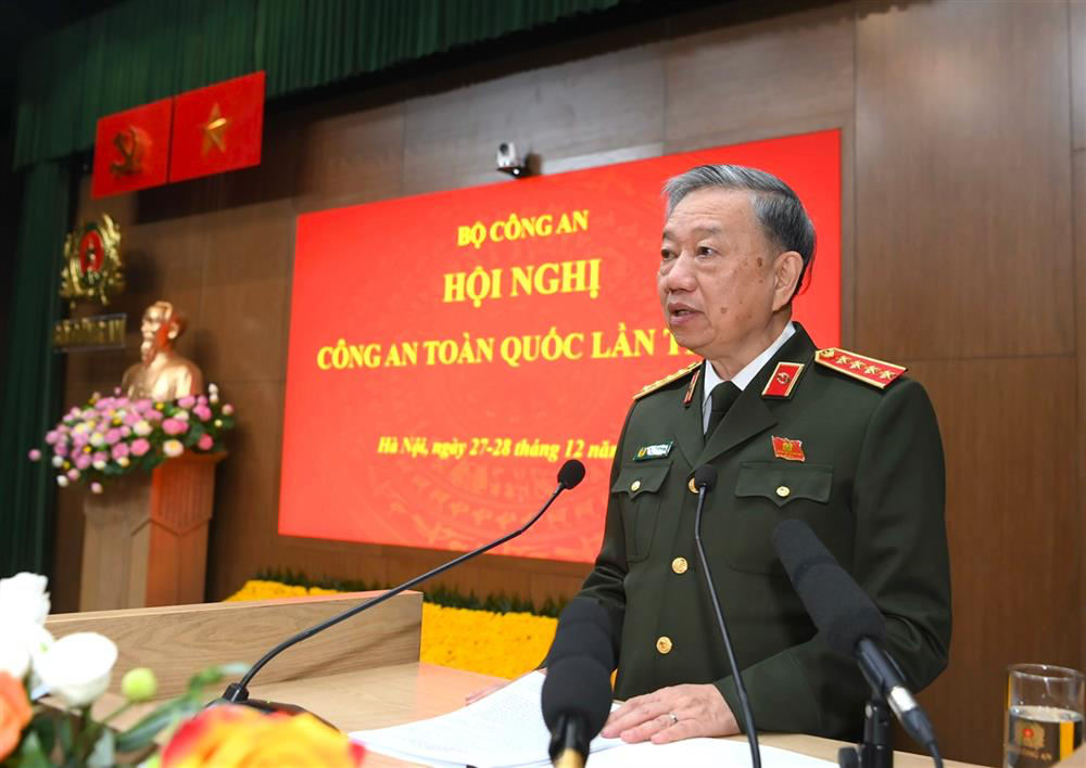 Thủ tướng: Lực lượng công an phải là điểm tựa bình yên của nhân dân- Ảnh 2.