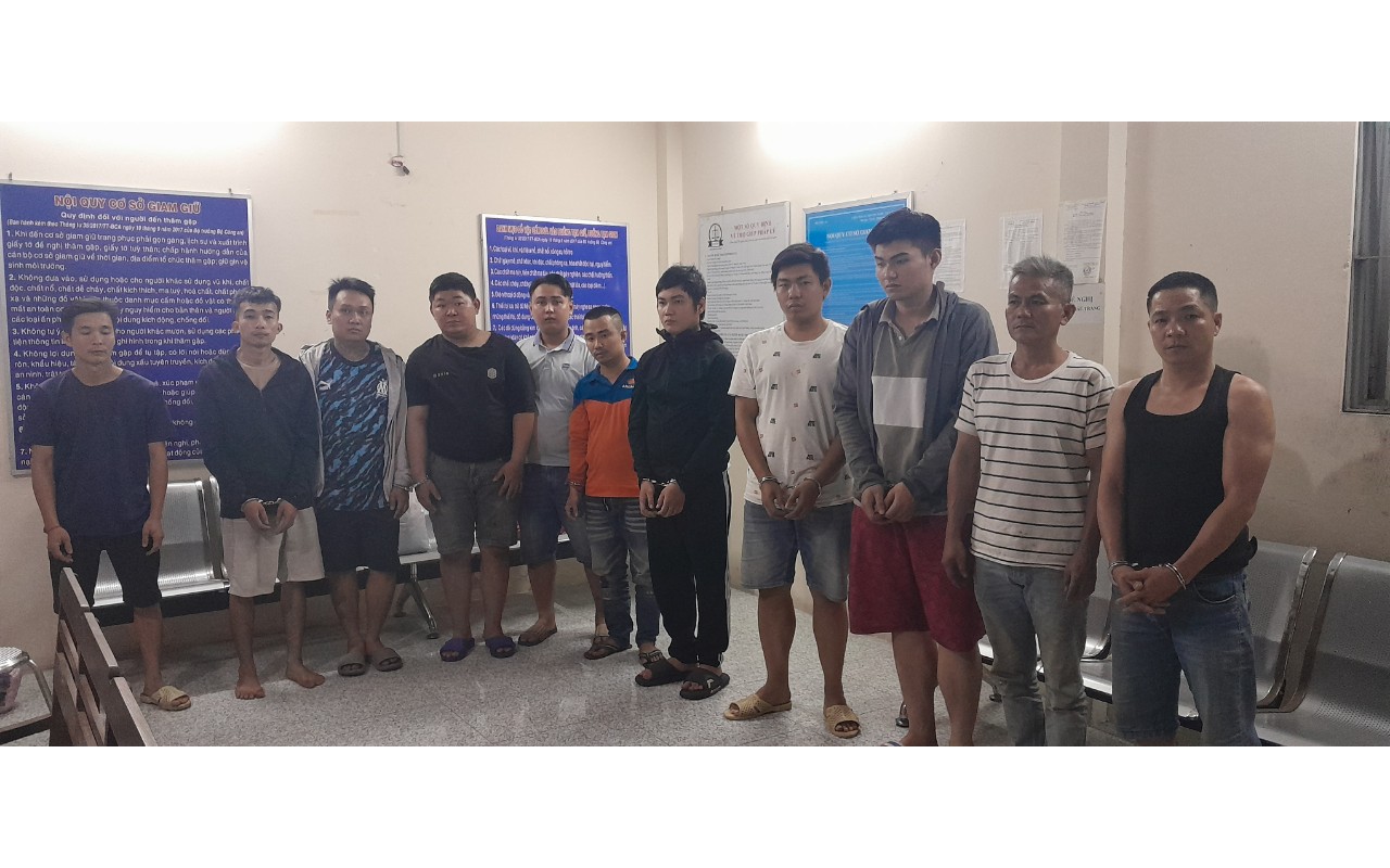 Công an bắt 2 nhóm đá gà ở quận 11 - TP HCM