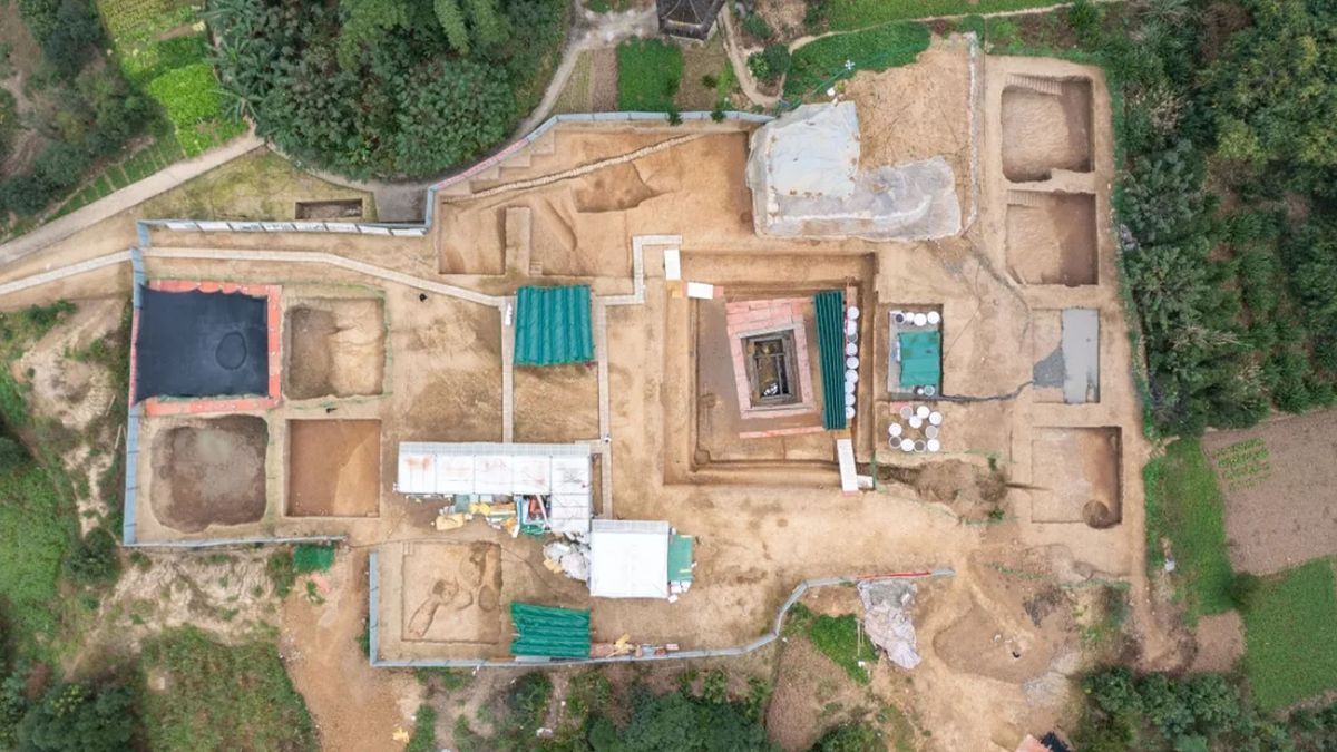 Xuất hiện b&aacute;u vật chưa từng thấy trong mộ cổ 2.200 năm ở Tr&ugrave;ng Kh&aacute;nh- Ảnh 1.