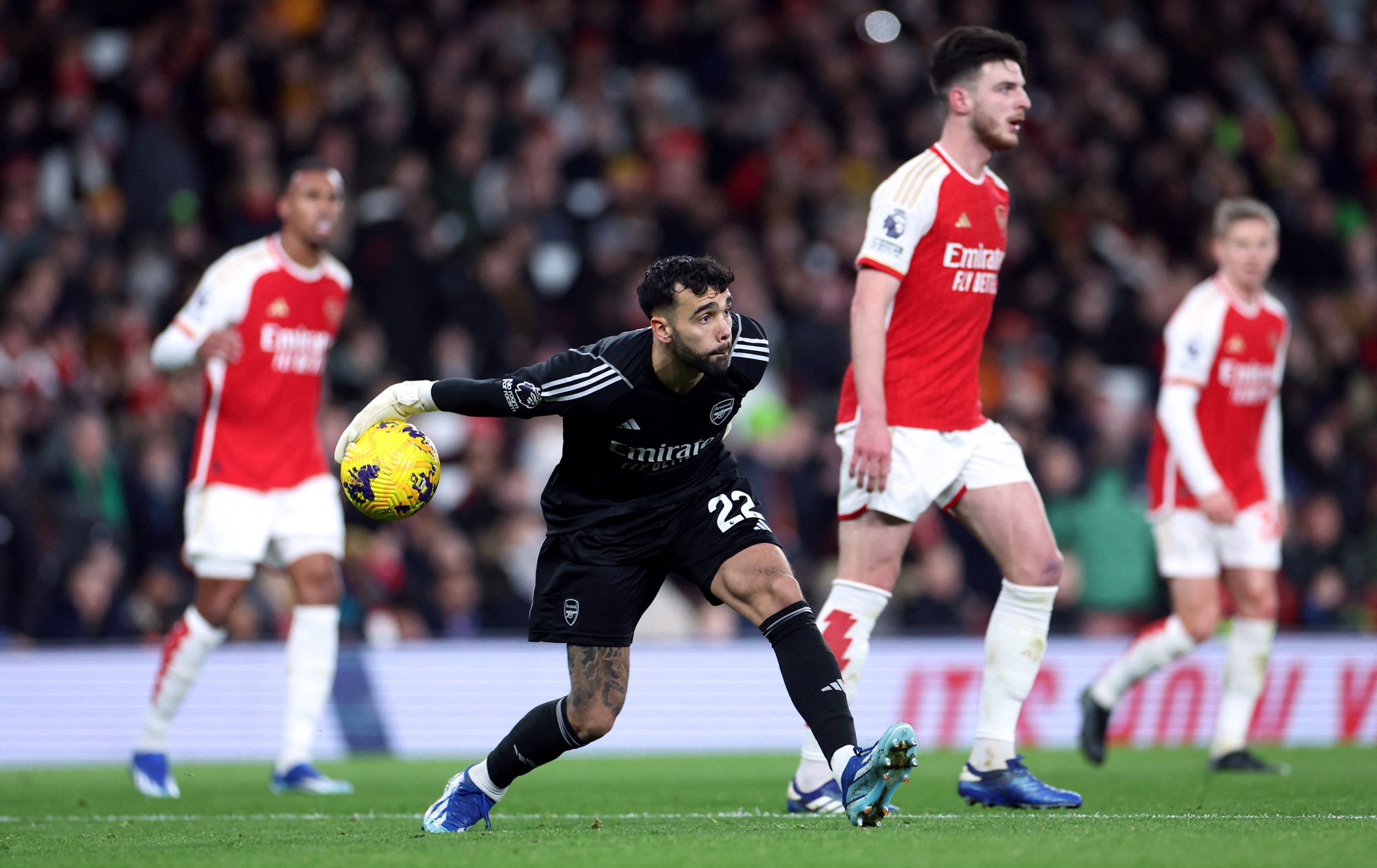 B&agrave;n thua g&acirc;y tranh c&atilde;i, Arsenal mất ng&ocirc;i đầu Ngoại hạng Anh- Ảnh 6.
