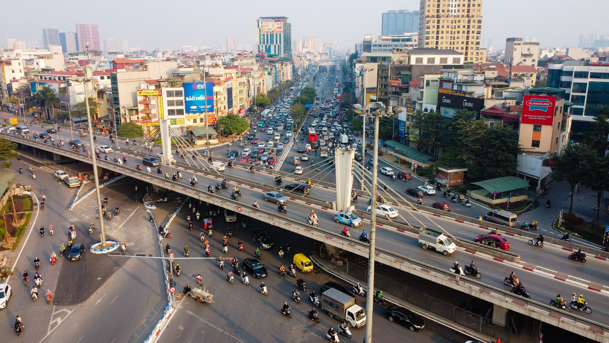 VIDEO: Ngã Tư Sở thông suốt sau khi phân luồng lại- Ảnh 3.