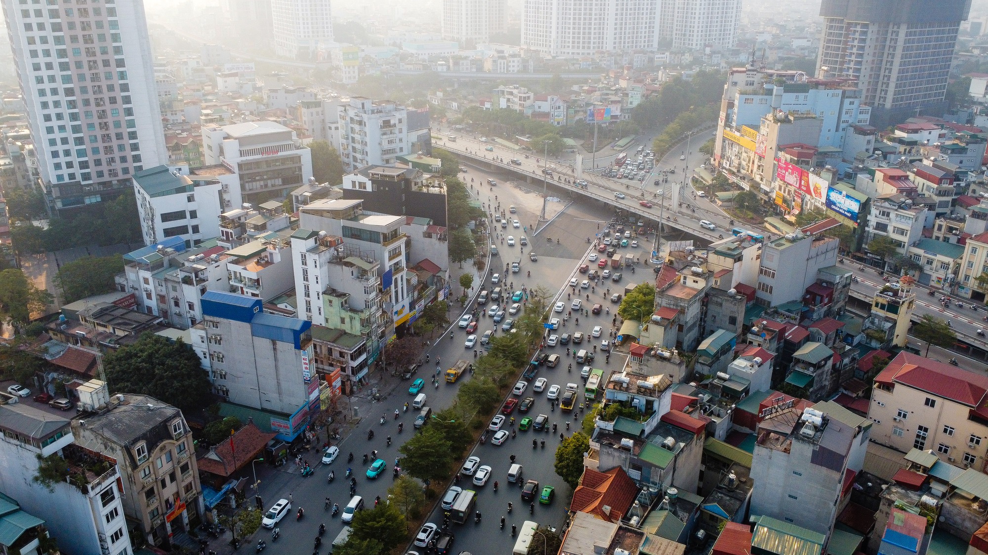 VIDEO: Ngã Tư Sở thông suốt sau khi phân luồng lại- Ảnh 11.