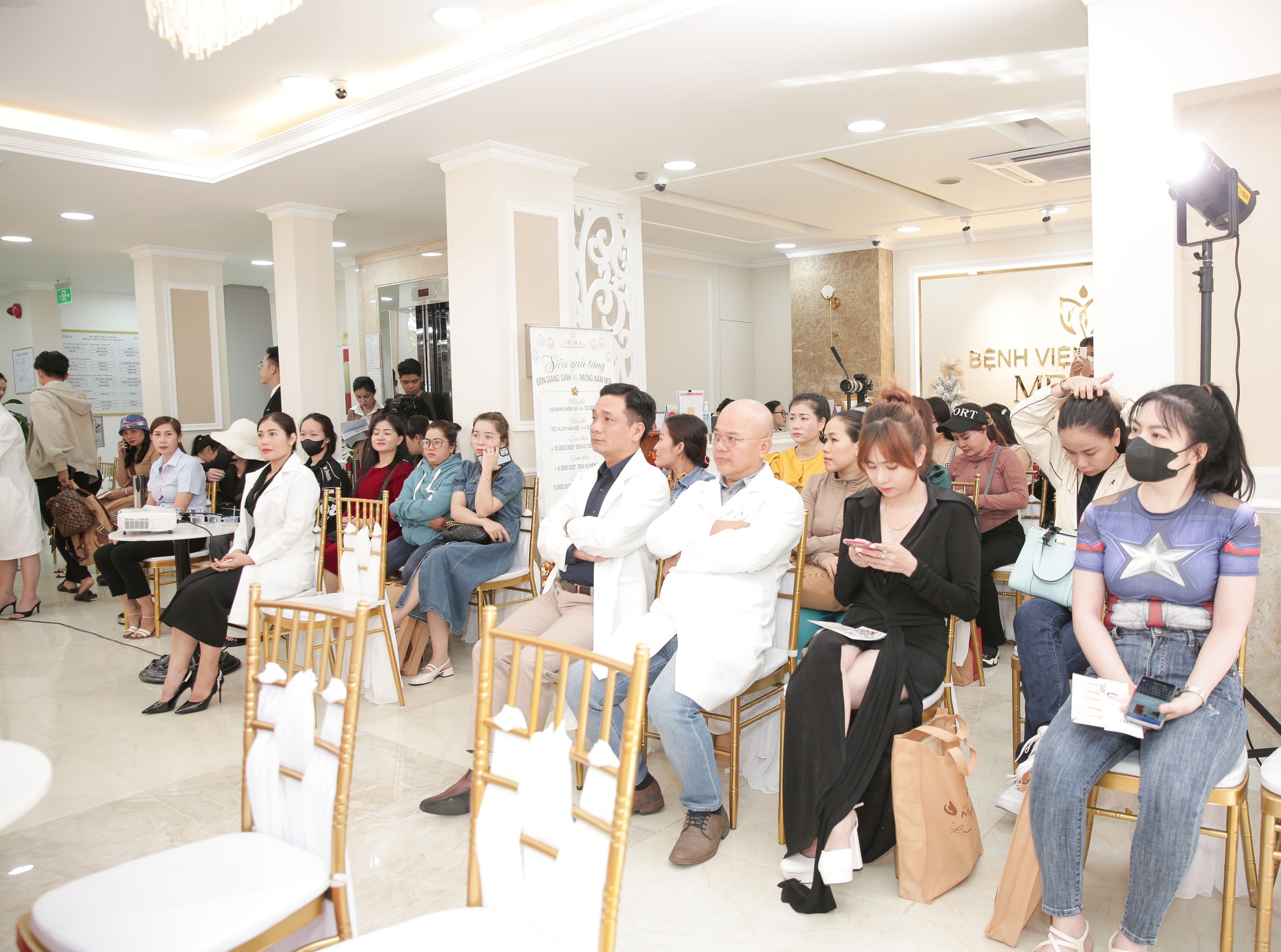 Tri ân khách hàng tại Bệnh viện thẩm mỹ Medika- Ảnh 2.