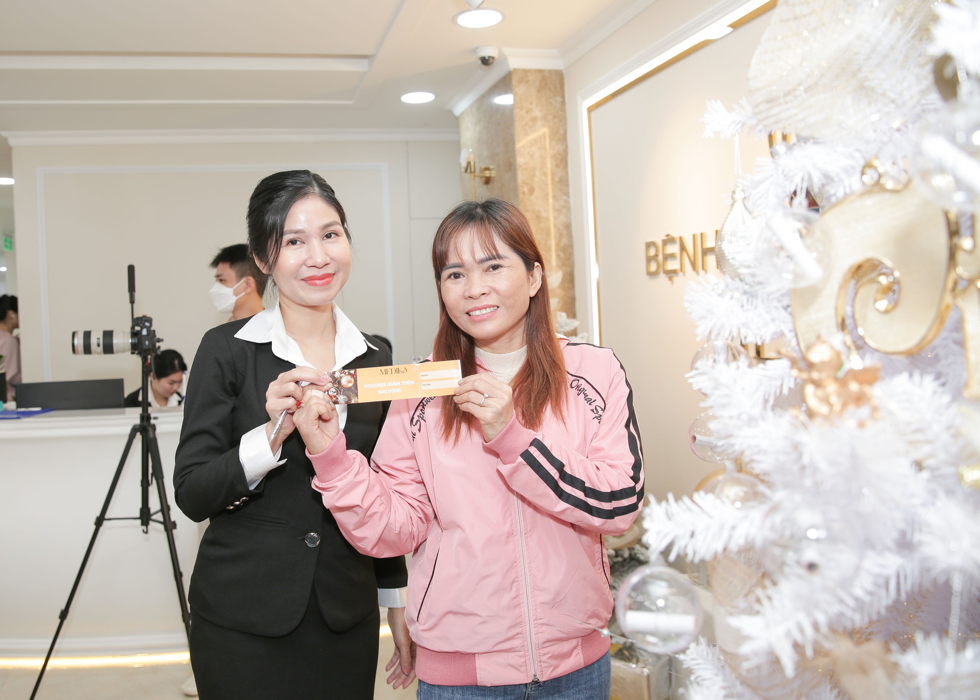 Tri ân khách hàng tại Bệnh viện thẩm mỹ Medika- Ảnh 3.