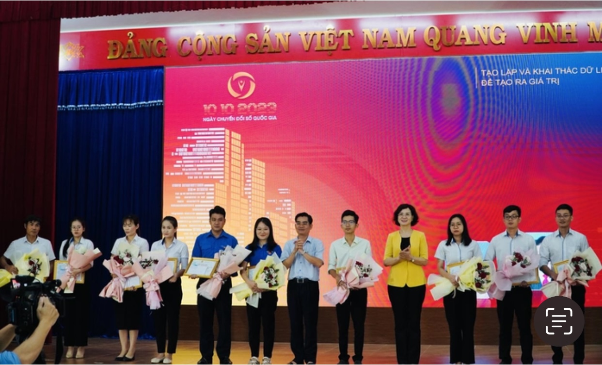 L&yacute; do B&igrave;nh Phước đứng đầu về tăng trưởng kinh tế v&ugrave;ng Đ&ocirc;ng Nam Bộ- Ảnh 2.