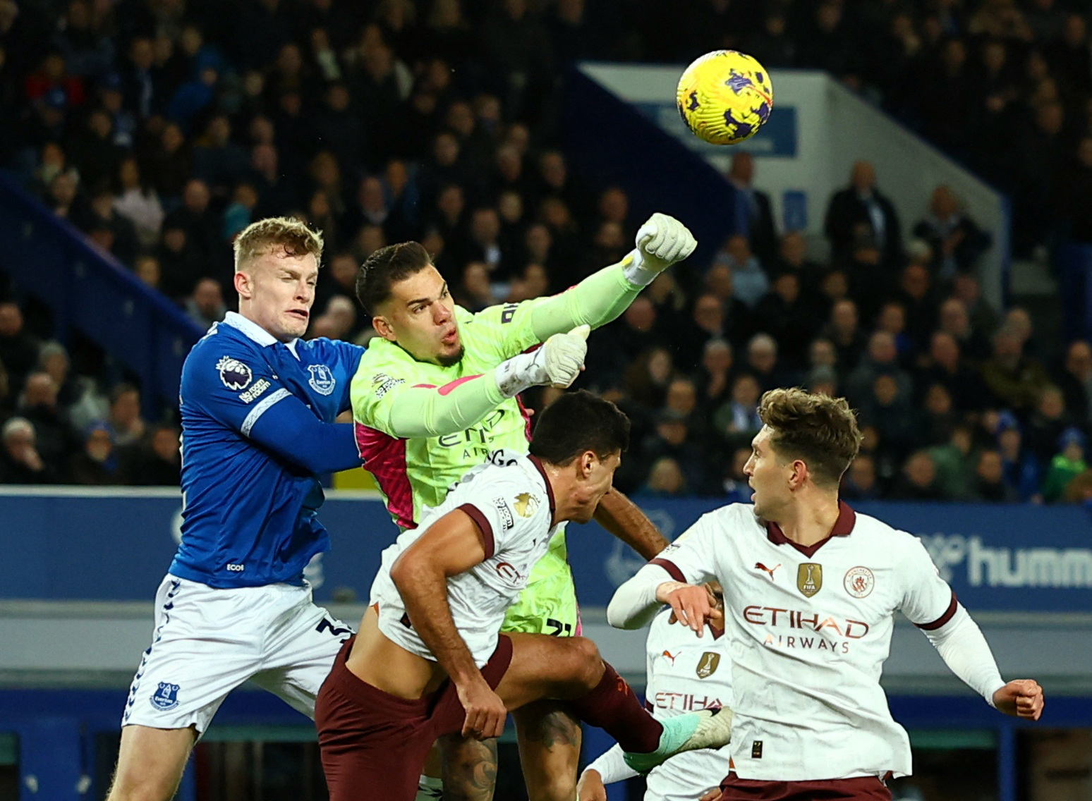Ngược dòng ngoạn mục, Man City khẳng định sức mạnh nhà vô địch World Cup- Ảnh 1.