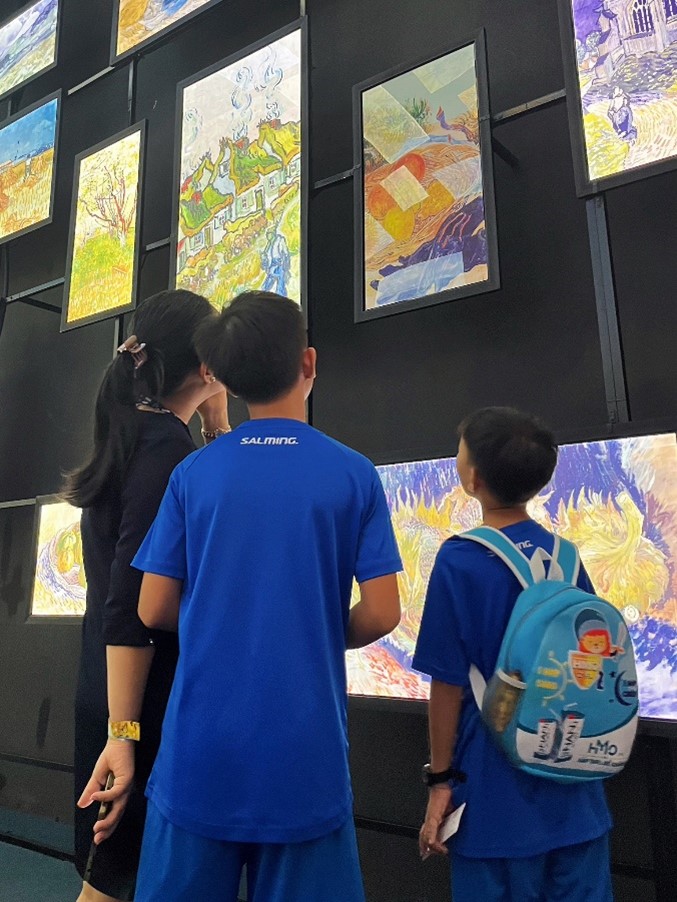 Triển lãm Van Gogh Art Lighting Experience nằm trong top điểm đến đón năm mới được yêu thích nhất TP HCM- Ảnh 2.