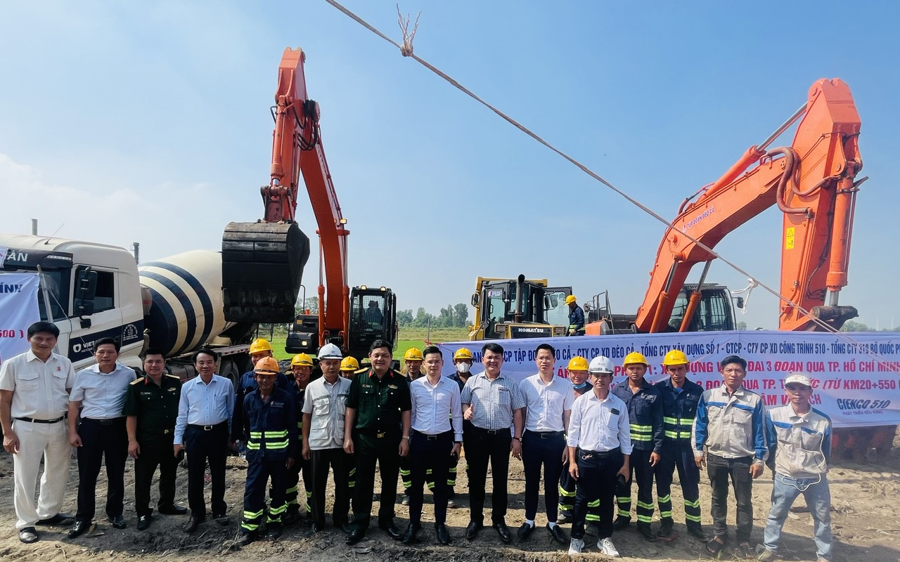 TP HCM thi công xuyên tết 5 công trình giao thông trọng điểm