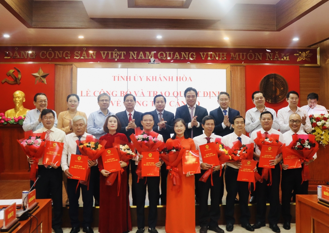 Khánh Hòa bổ nhiệm 9 cán bộ lãnh đạo- Ảnh 3.