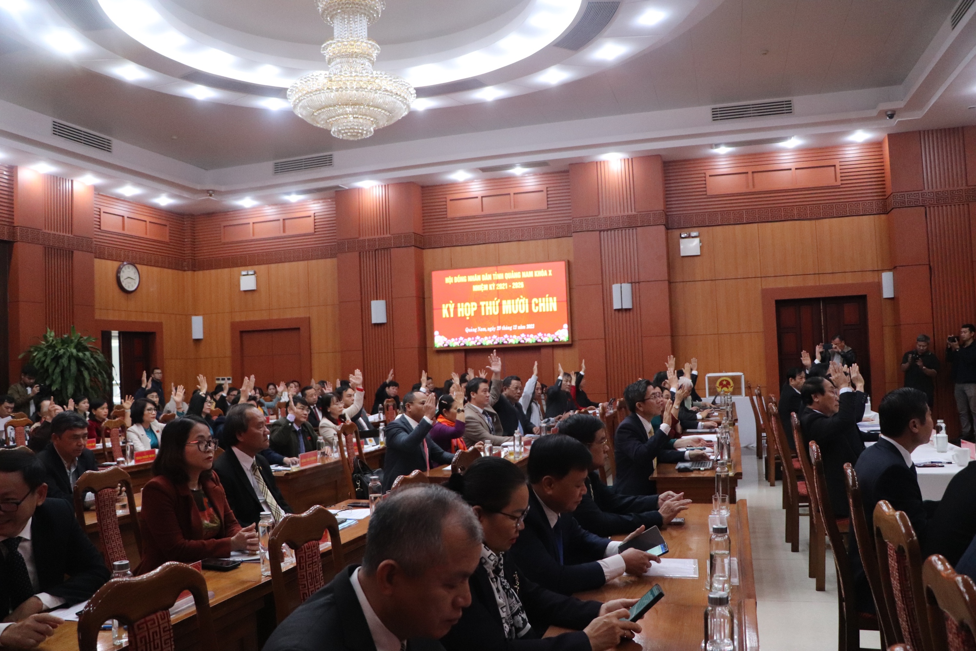 &Ocirc;ng Trần Văn T&acirc;n bị b&atilde;i nhiệm chức vụ ph&oacute; chủ tịch UBND tỉnh Quảng Nam- Ảnh 2.