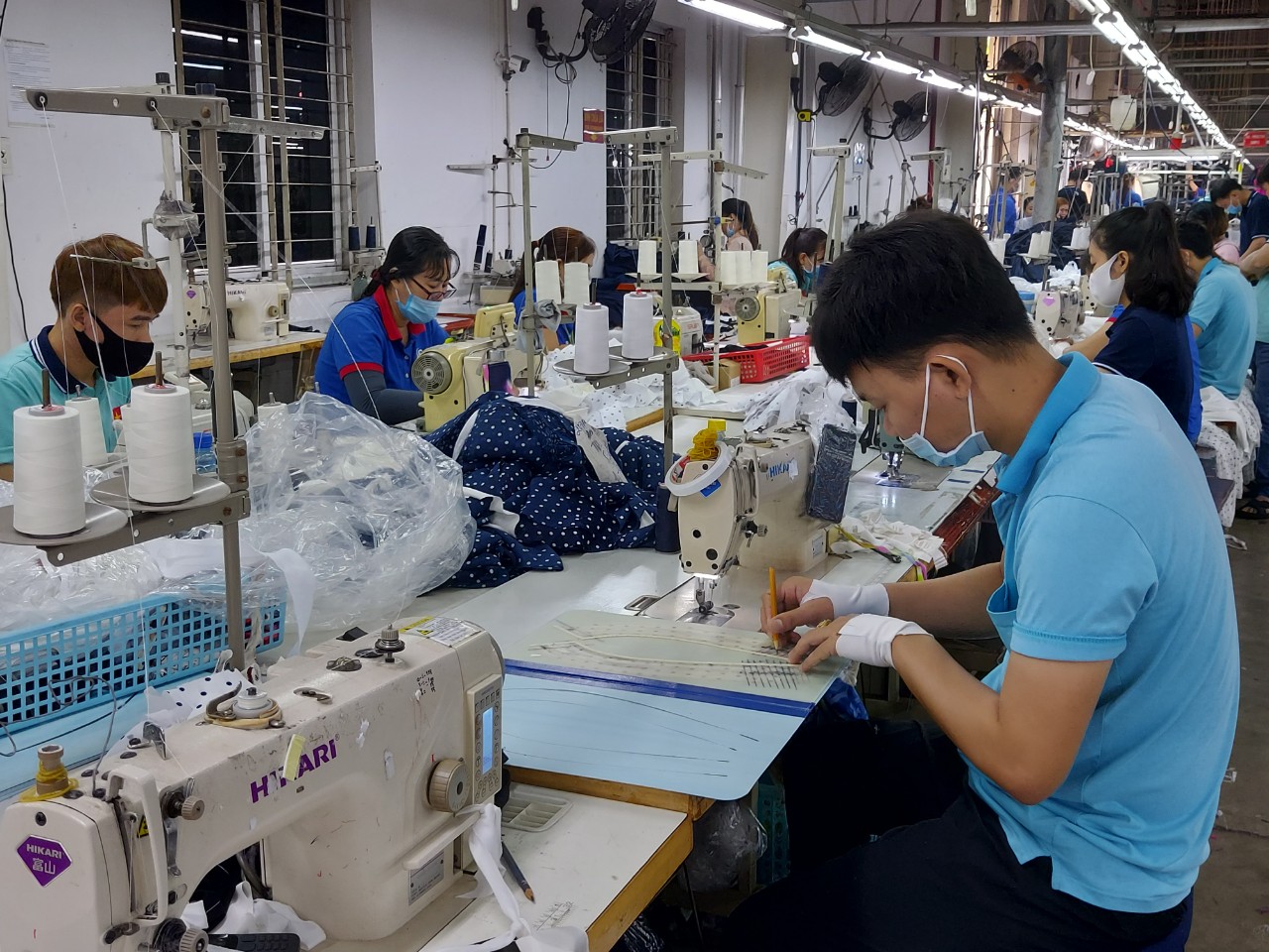 Kh&oacute; mấy cũng thưởng Tết cho người lao động- Ảnh 5.