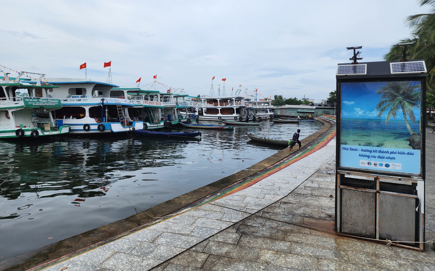 Quyết liệt với rác thải