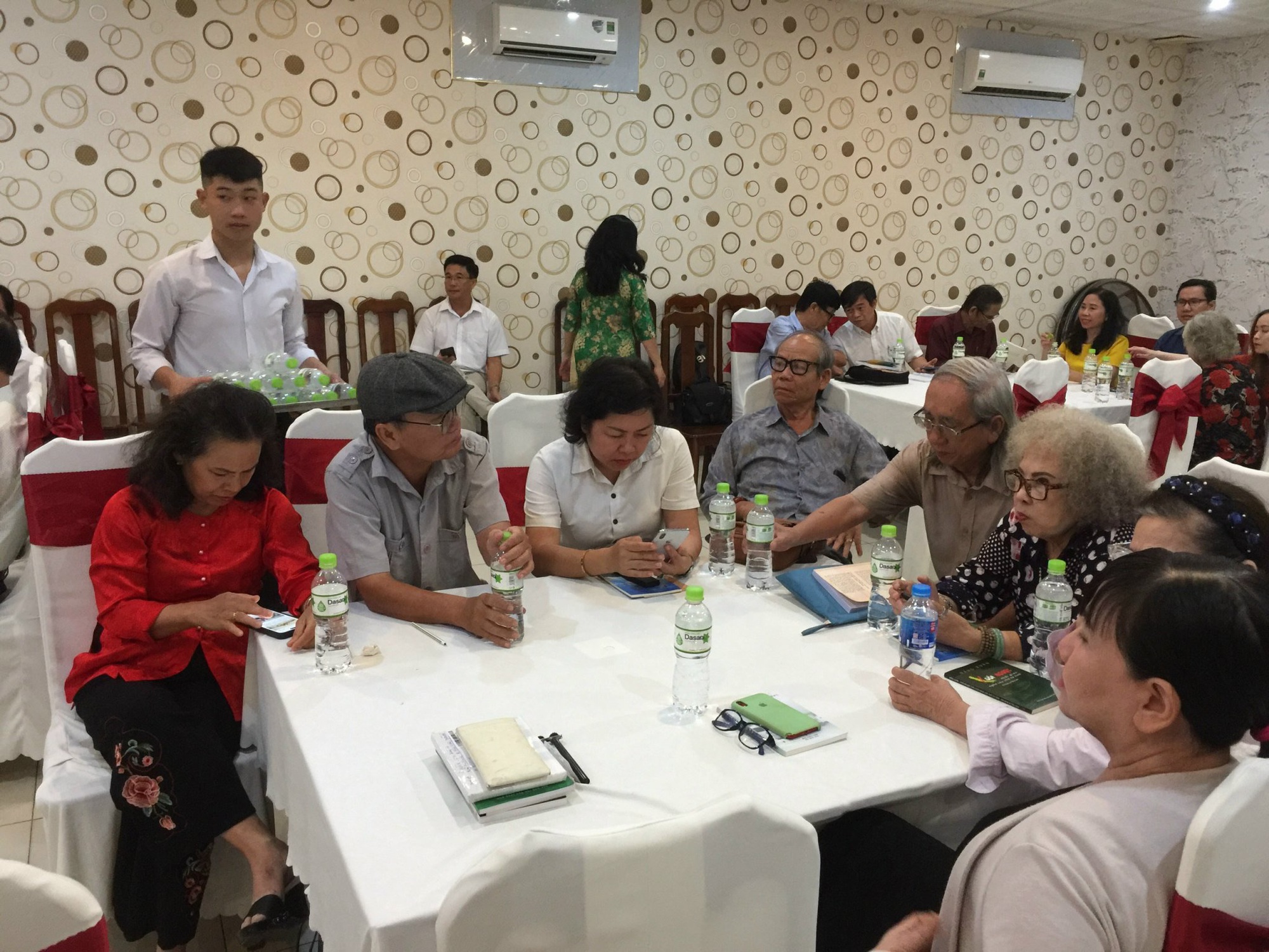 VĂN CHƯƠNG ĐBSCL V&Agrave; NGƯỜI VIẾT TRẺ: Chỉ cần kh&ocirc;ng bỏ cuộc l&agrave; đ&atilde; th&agrave;nh c&ocirc;ng- Ảnh 1.