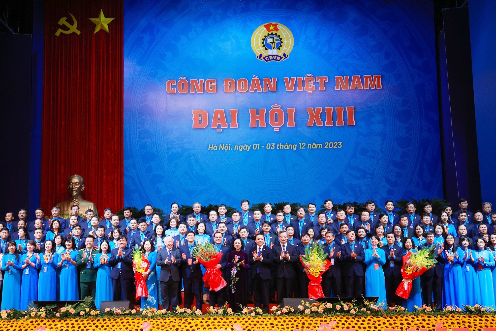&Ocirc;ng Nguyễn Đ&igrave;nh Khang t&aacute;i đắc cử Chủ tịch Tổng LĐLĐ Việt Nam kho&aacute; XIII- Ảnh 2.