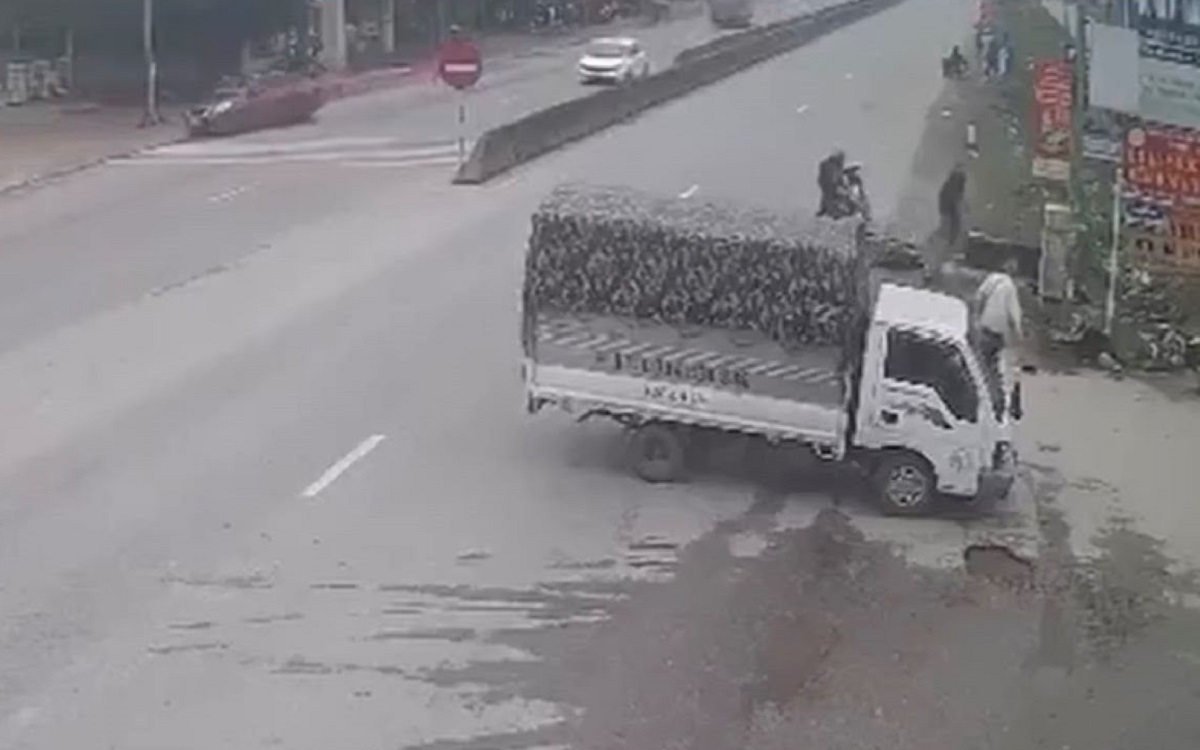 Thiếu tá công an bị tông gãy xương đùi trong vụ tai nạn liên hoàn