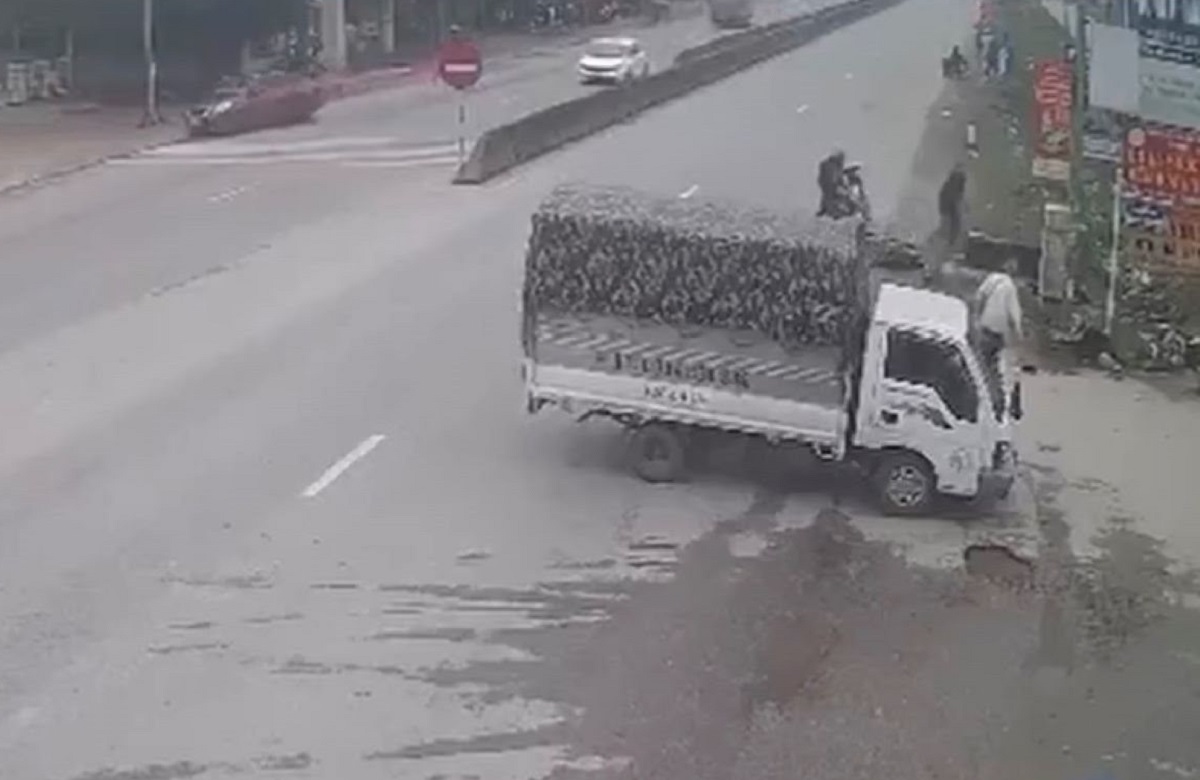 Xe m&aacute;y gặp tai nạn t&ocirc;ng g&atilde;y xương đ&ugrave;i thiếu t&aacute; c&ocirc;ng an- Ảnh 1.