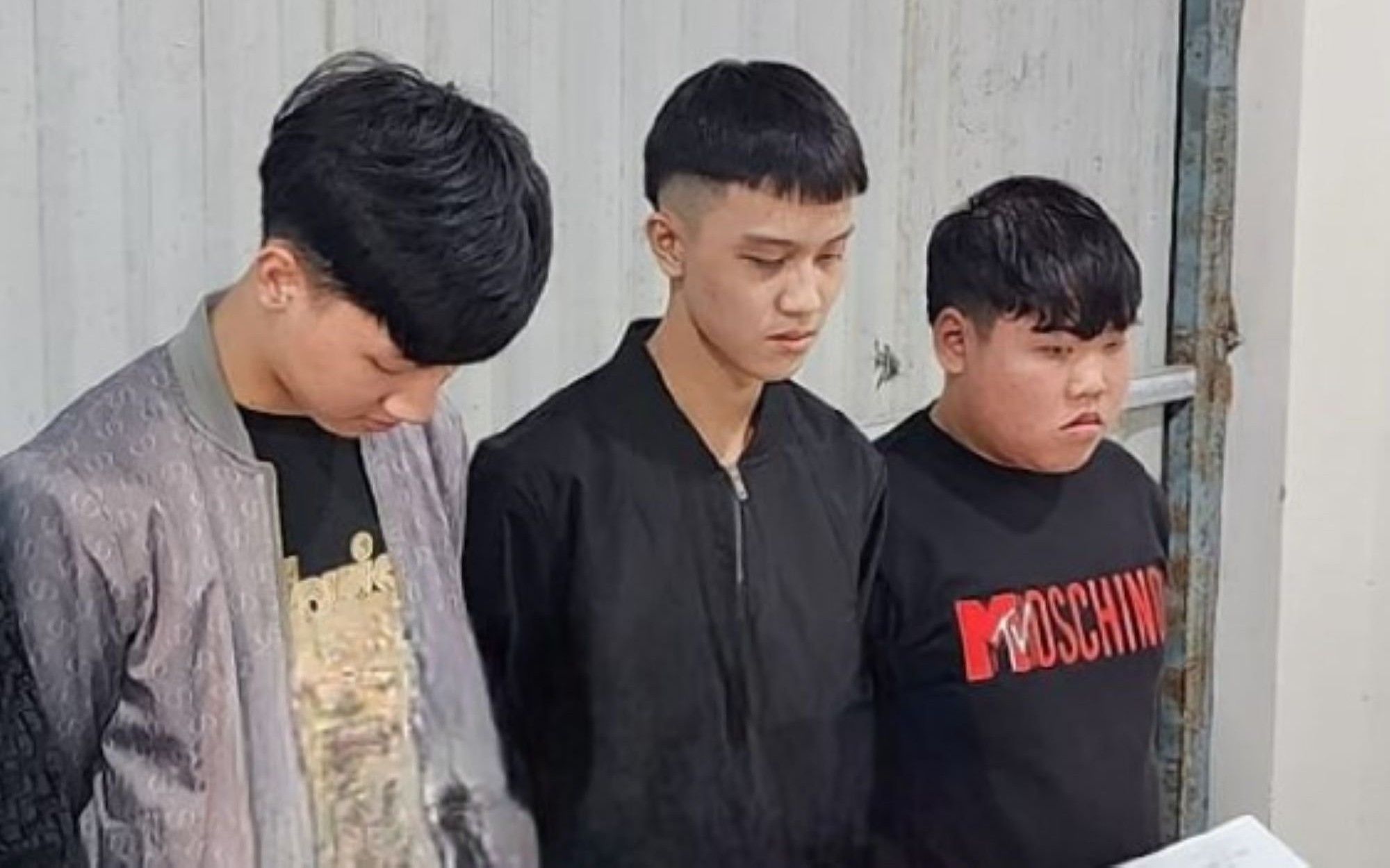 Đà Nẵng: Nhóm người vác dao phóng lợn, đuổi chém nhau náo loạn trên phố