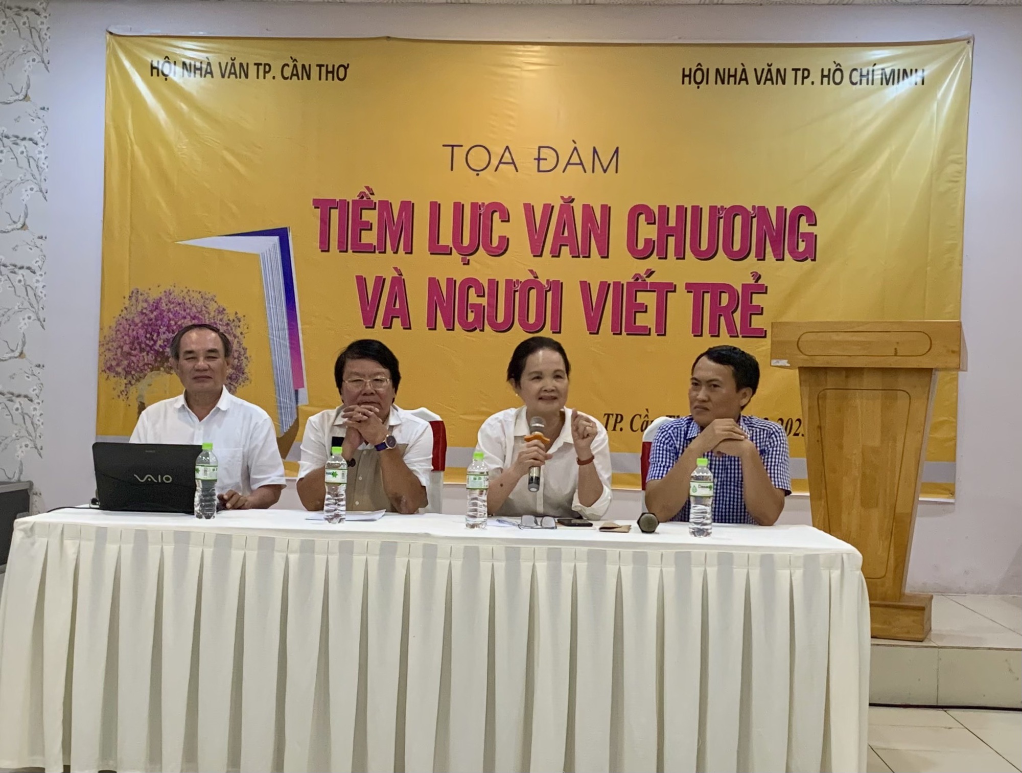 VĂN CHƯƠNG ĐBSCL V&Agrave; NGƯỜI VIẾT TRẺ: Chỉ cần kh&ocirc;ng bỏ cuộc l&agrave; đ&atilde; th&agrave;nh c&ocirc;ng- Ảnh 2.