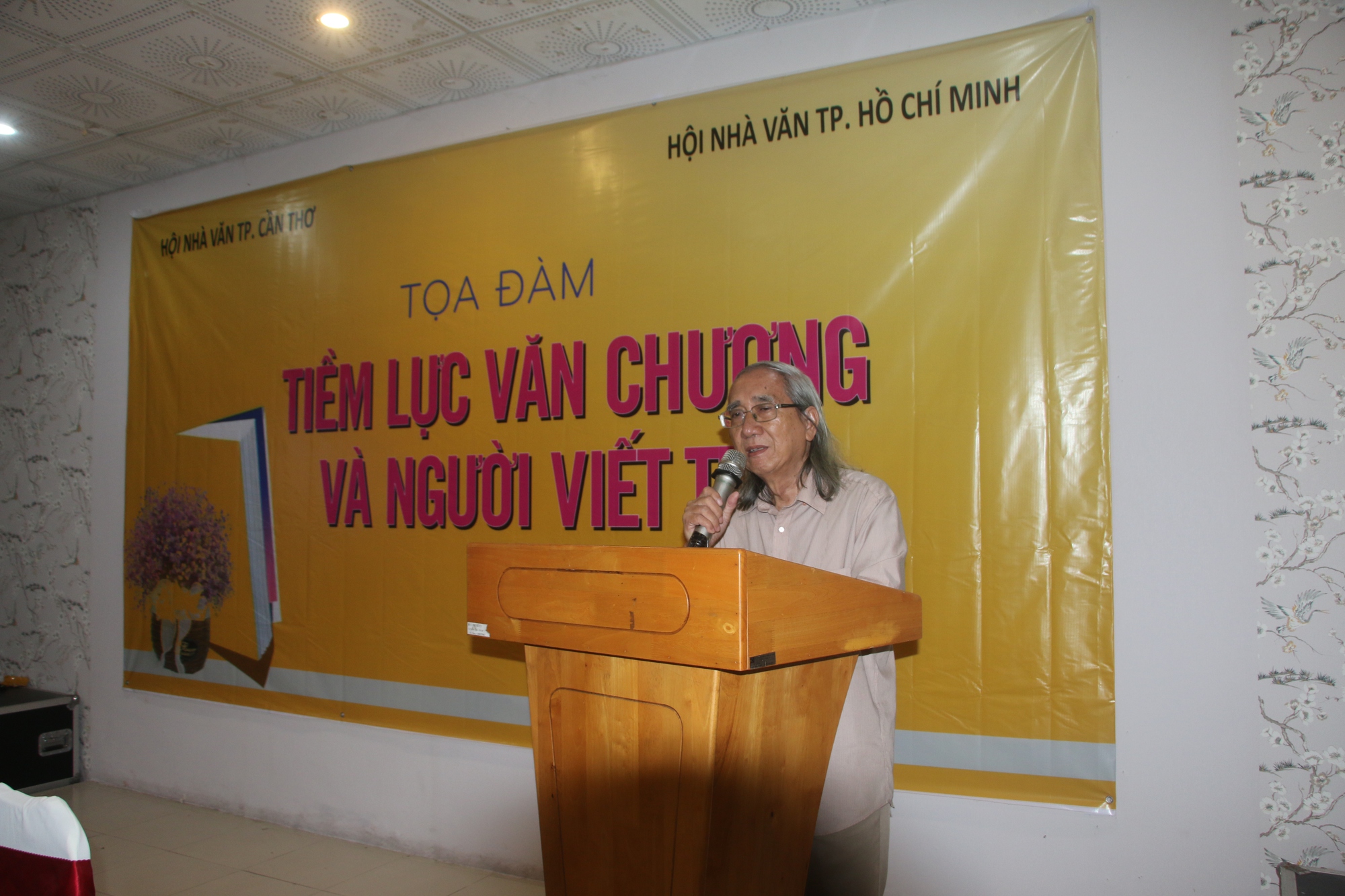VĂN CHƯƠNG ĐBSCL V&Agrave; NGƯỜI VIẾT TRẺ: Chỉ cần kh&ocirc;ng bỏ cuộc l&agrave; đ&atilde; th&agrave;nh c&ocirc;ng- Ảnh 4.