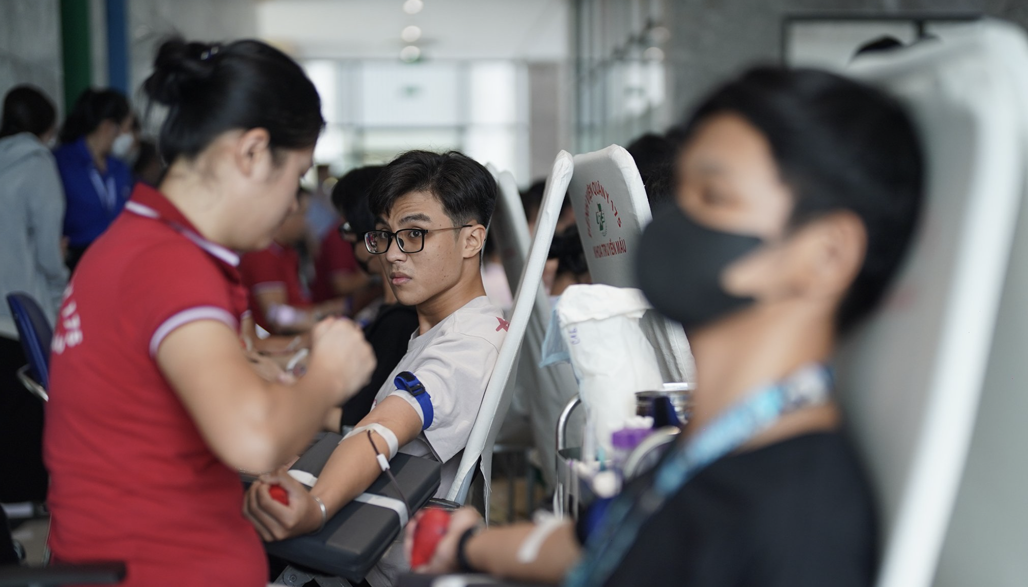 Hơn 3.000 người tham gia hiến m&aacute;u cứu người- Ảnh 1.