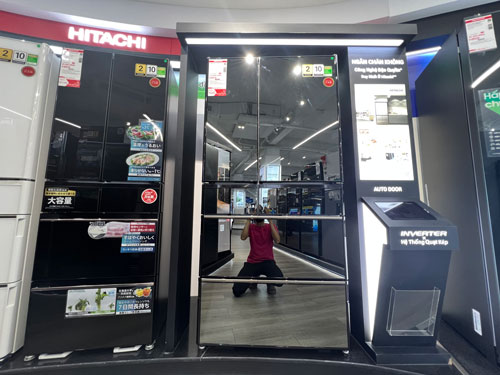 Một mẫu tủ lạnh &ldquo;VIP&rdquo; được b&agrave;y b&aacute;n tr&ecirc;n thị trường