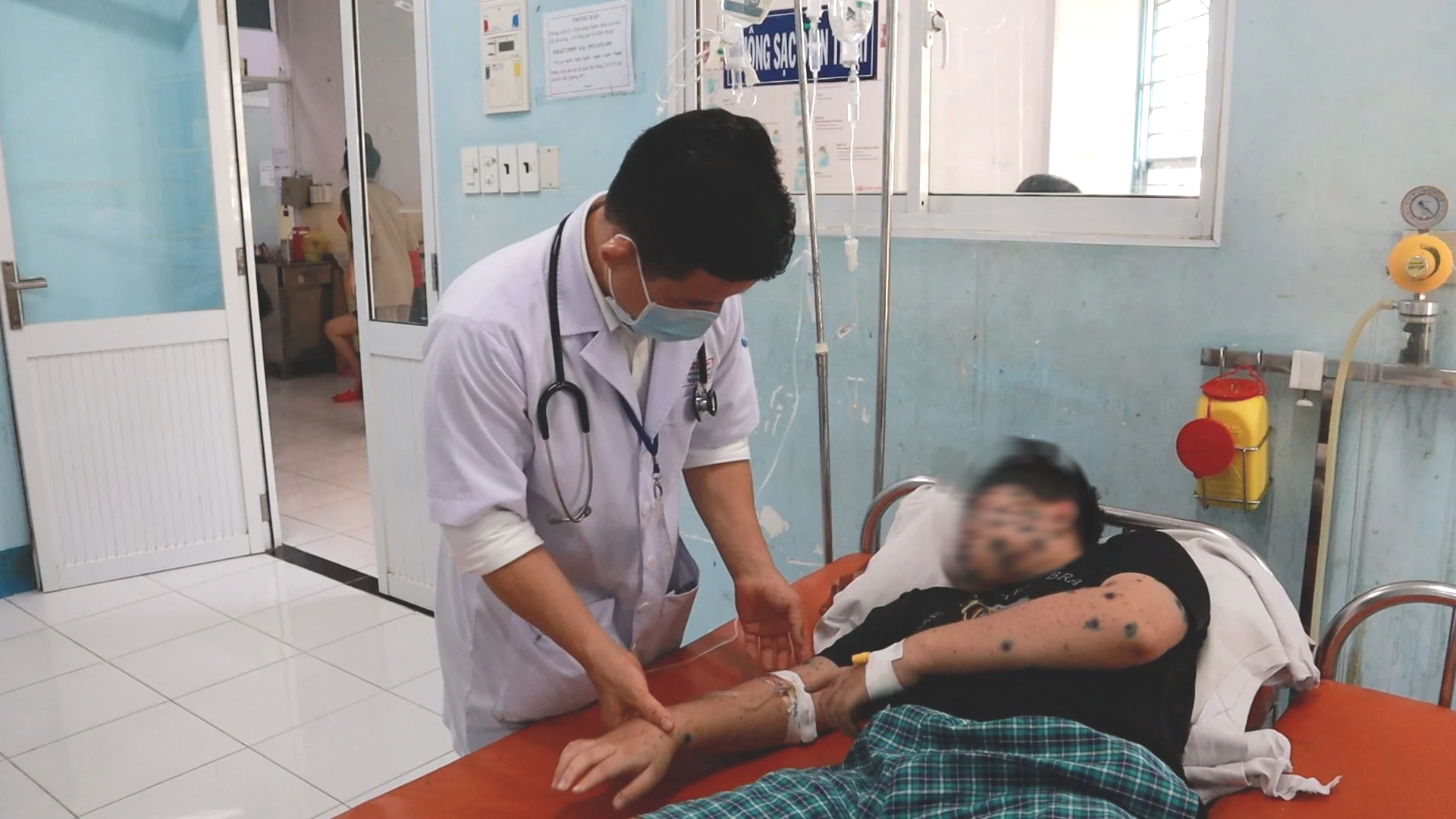 Bệnh thủy đậu v&agrave;o m&ugrave;a, những điều bậc cha mẹ cần lưu &yacute;- Ảnh 1.