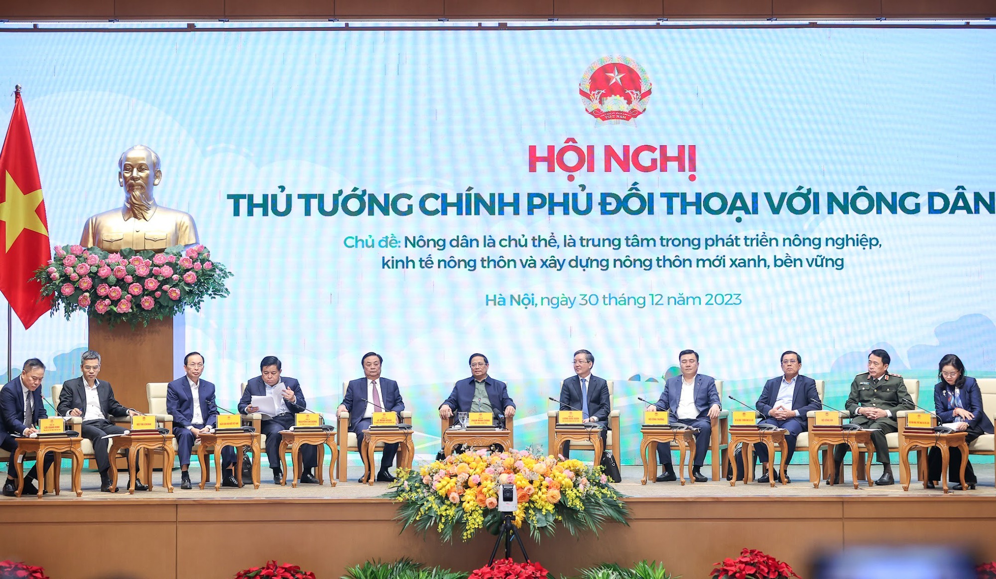 Thủ tướng Ch&iacute;nh phủ Phạm Minh Ch&iacute;nh chủ tr&igrave; hội nghị đối thoại trực tiếp với n&ocirc;ng d&acirc;n Việt Nam