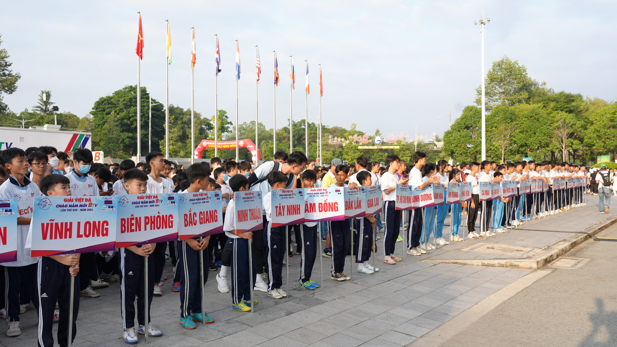 B&igrave;nh Dương rộn r&agrave;ng Giải việt d&atilde; "Ch&agrave;o năm mới" 2024- Ảnh 2.