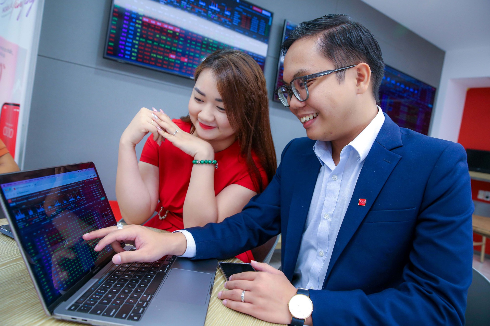 Chứng khoán vẫn là kênh đầu tư hấp dẫn?- Ảnh 1.