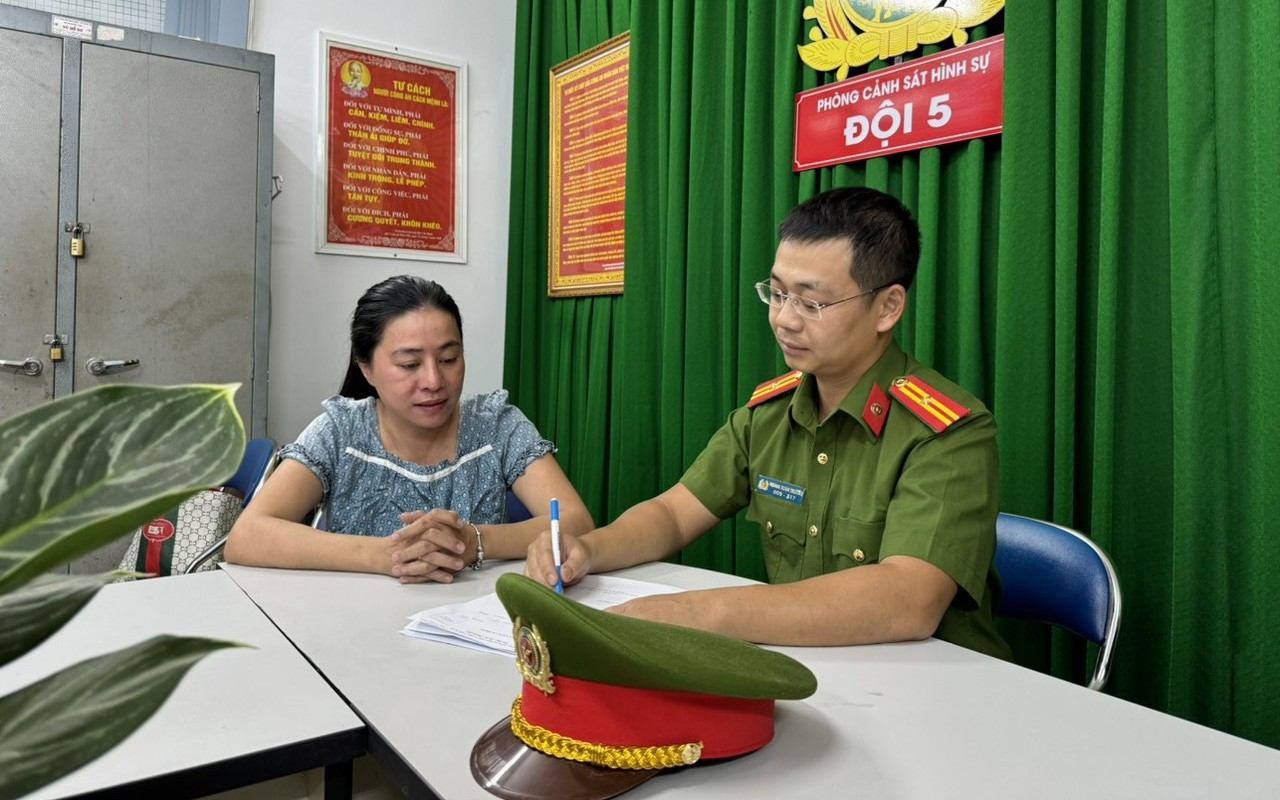 Bắt cơ trưởng cùng bạn gái cầm đầu đường dây mại dâm nghìn đô