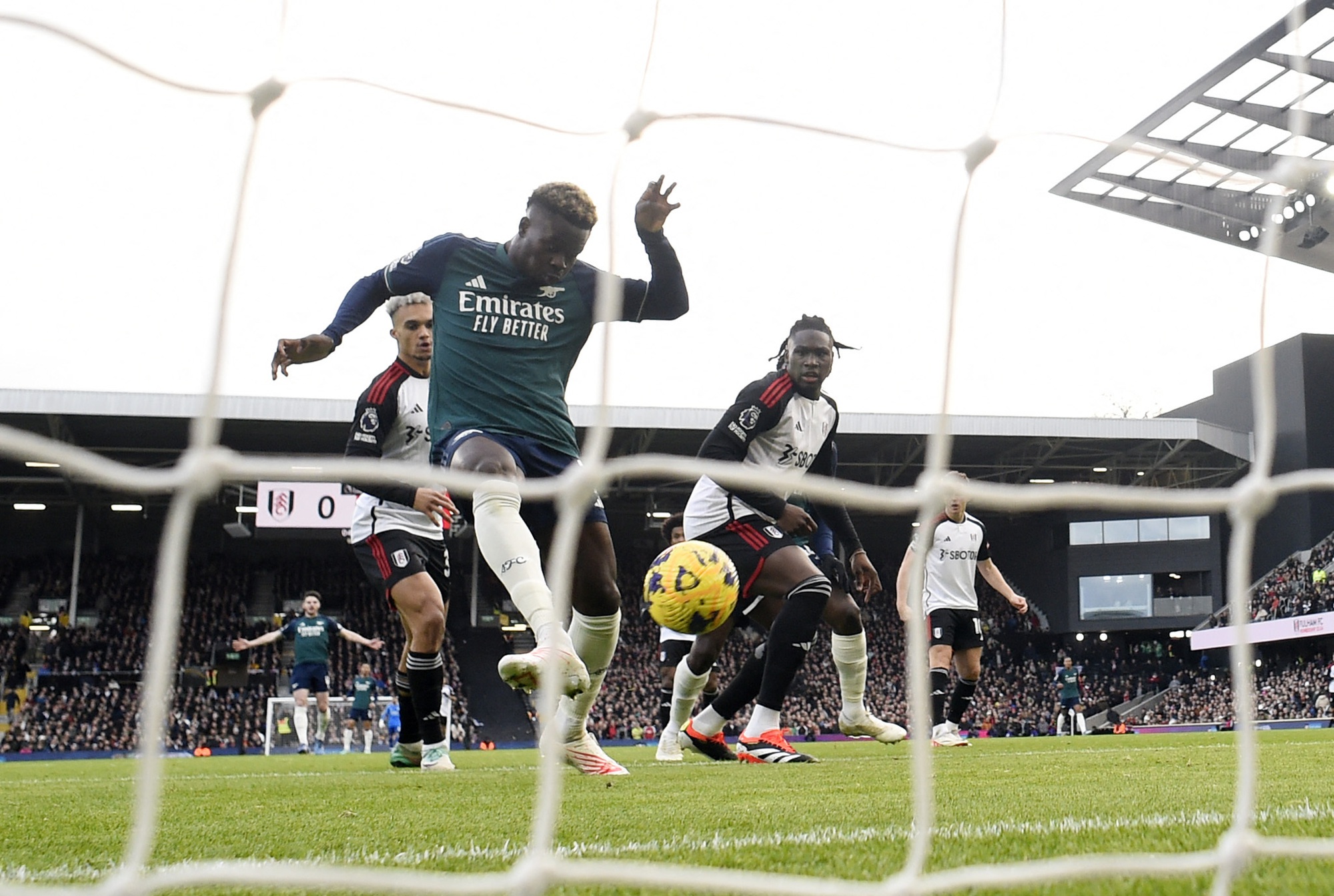 Thua liền 2 trận derby, Arsenal ch&ocirc;n ch&acirc;n ở vị tr&iacute; thứ 4- Ảnh 2.
