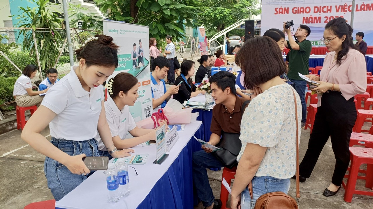 TP HCM: Người được giải quyết việc làm nhiều hơn thất nghiệp- Ảnh 2.