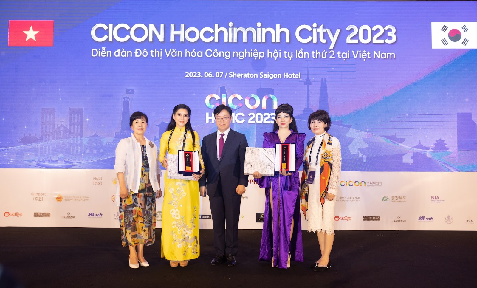 Một năm thành công của NTK quốc tế Quỳnh Paris- Ảnh 1.