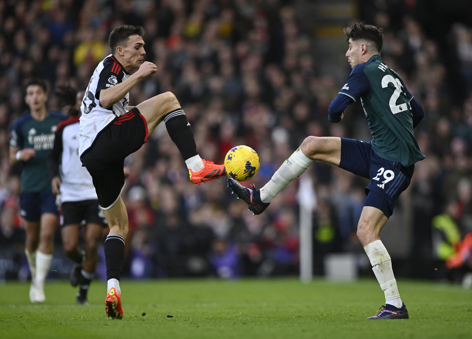 Tr&igrave;nh diễn tệ hại, Arsenal c&oacute; c&ograve;n cơ hội đua v&ocirc; địch?- Ảnh 1.