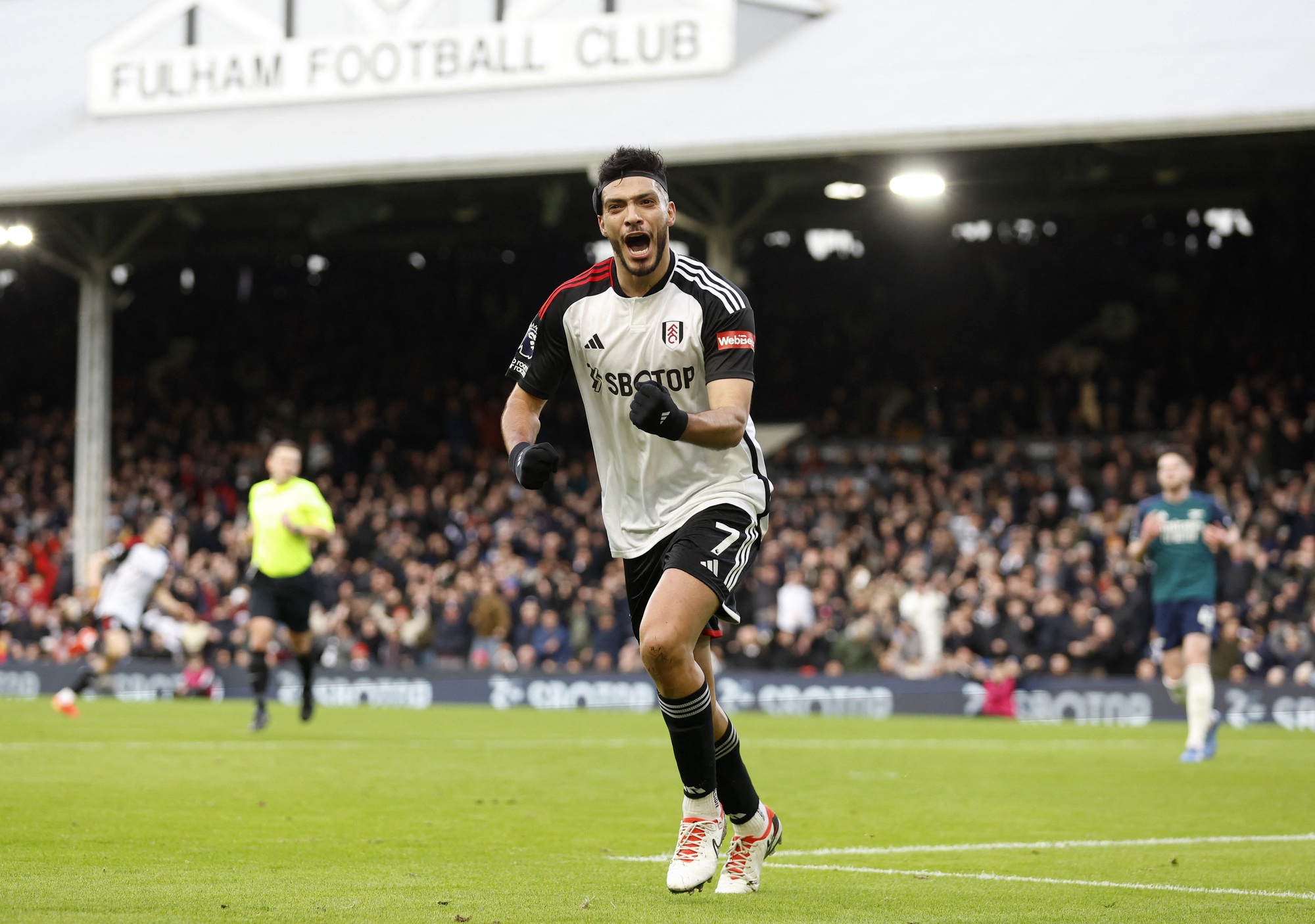 Thua liền 2 trận derby, Arsenal ch&ocirc;n ch&acirc;n ở vị tr&iacute; thứ 4- Ảnh 3.