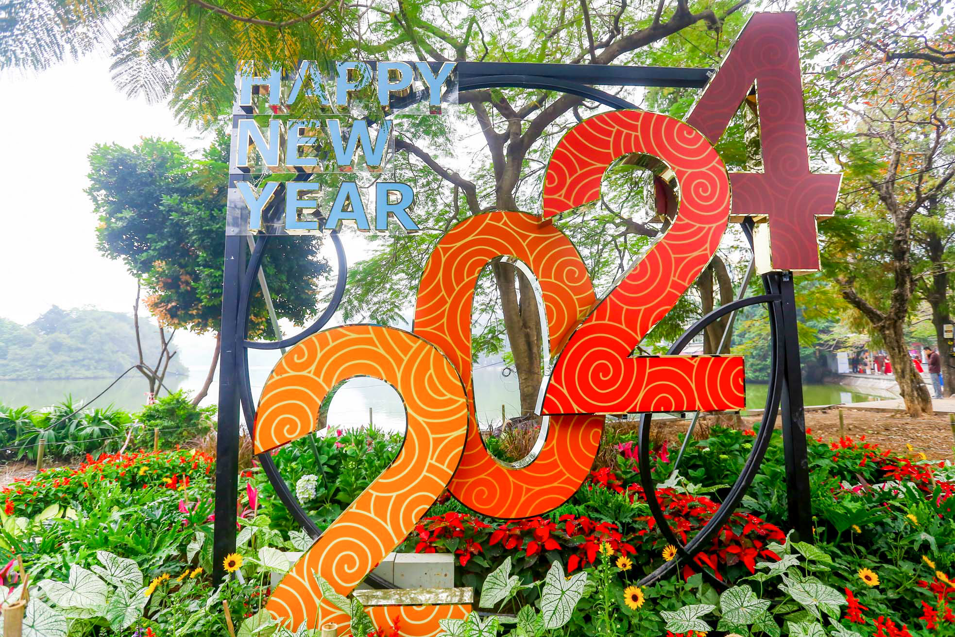 Phố phường H&agrave; Nội trang ho&agrave;ng ch&agrave;o đ&oacute;n năm mới 2024- Ảnh 7.