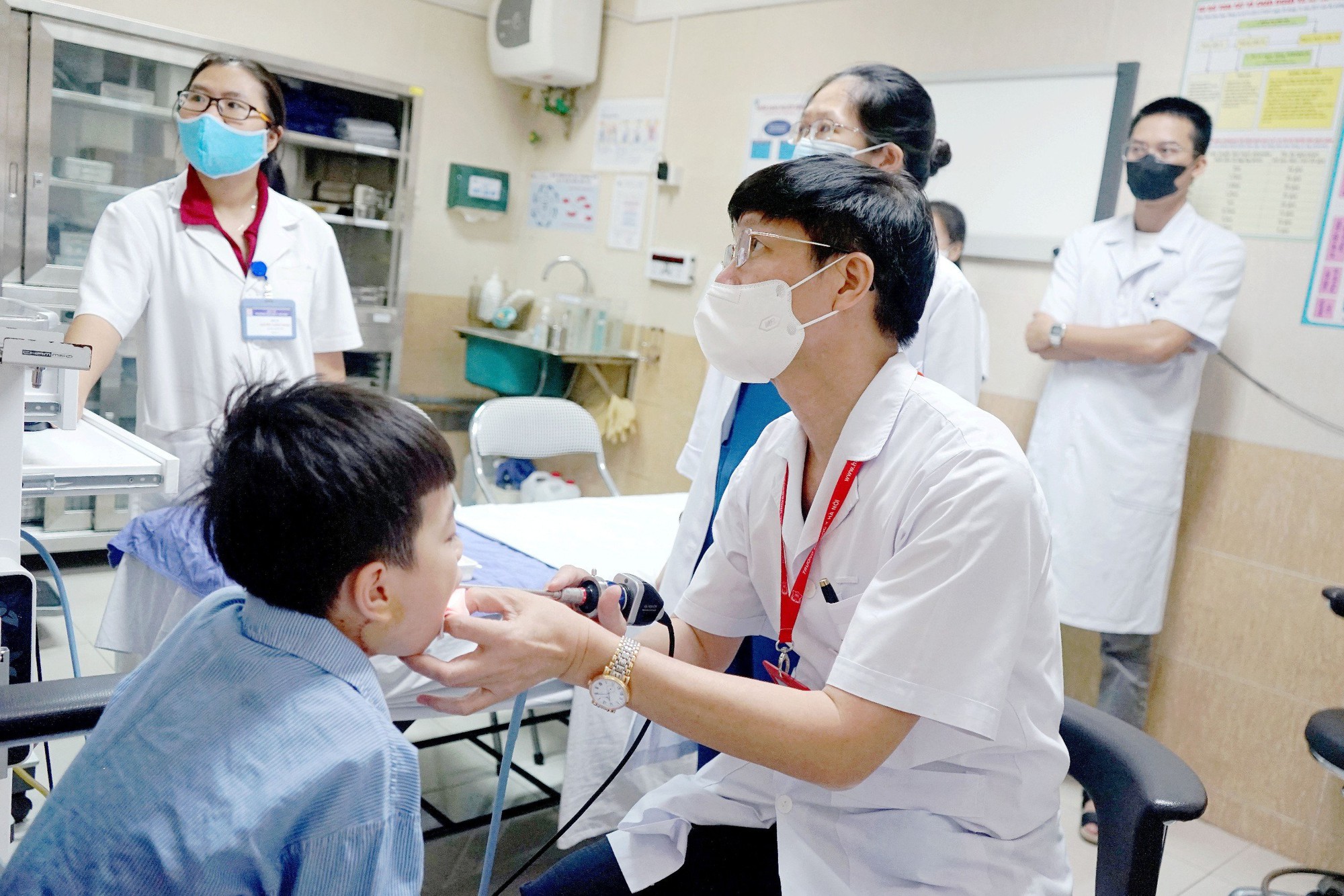 Trẻ sưng amidan, điều trị 5 năm mới biết bị u khoang họng- Ảnh 1.