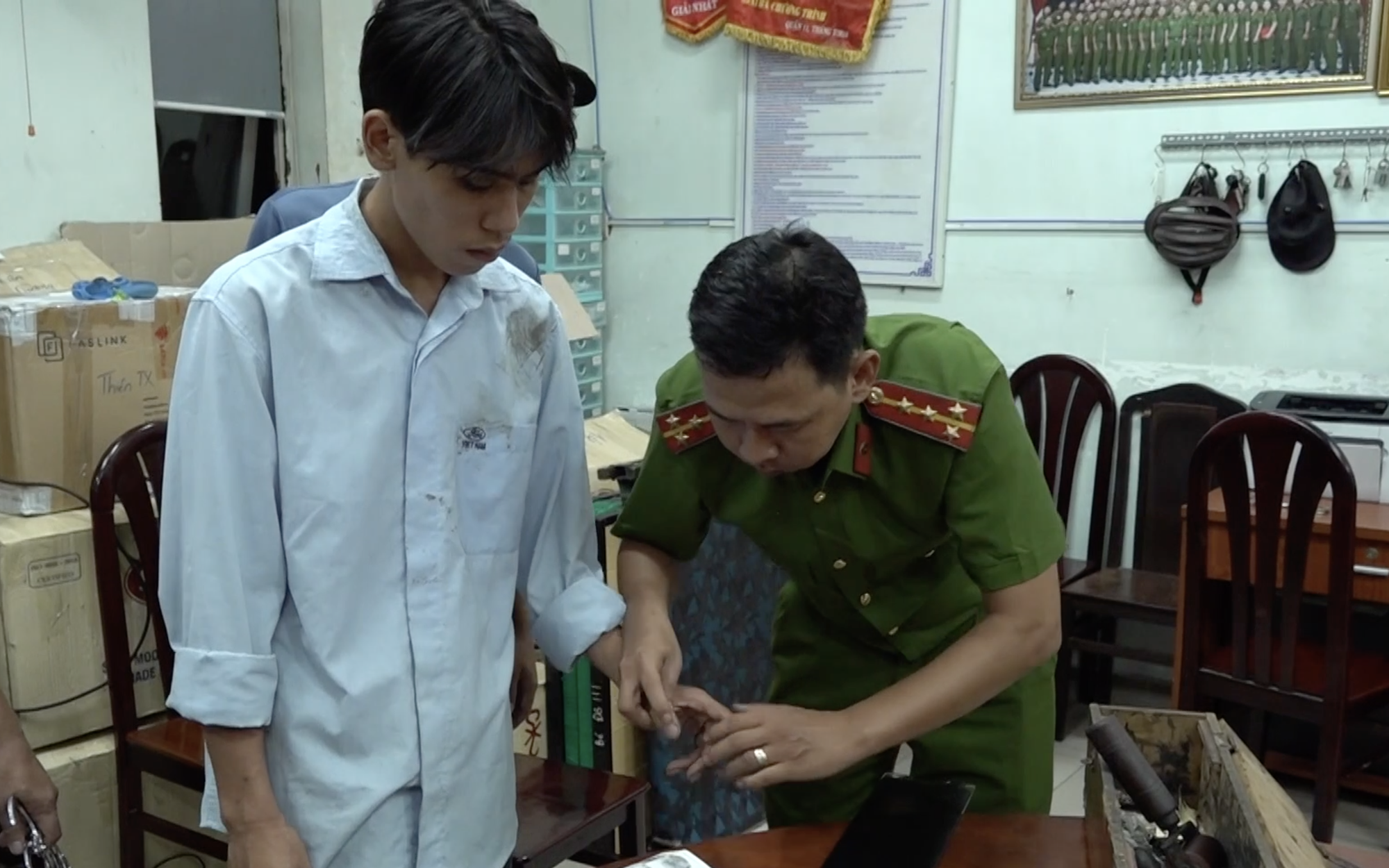 CLIP: Bắt kẻ cướp tiệm vàng ở Tân Bình sau 24 giờ gây án