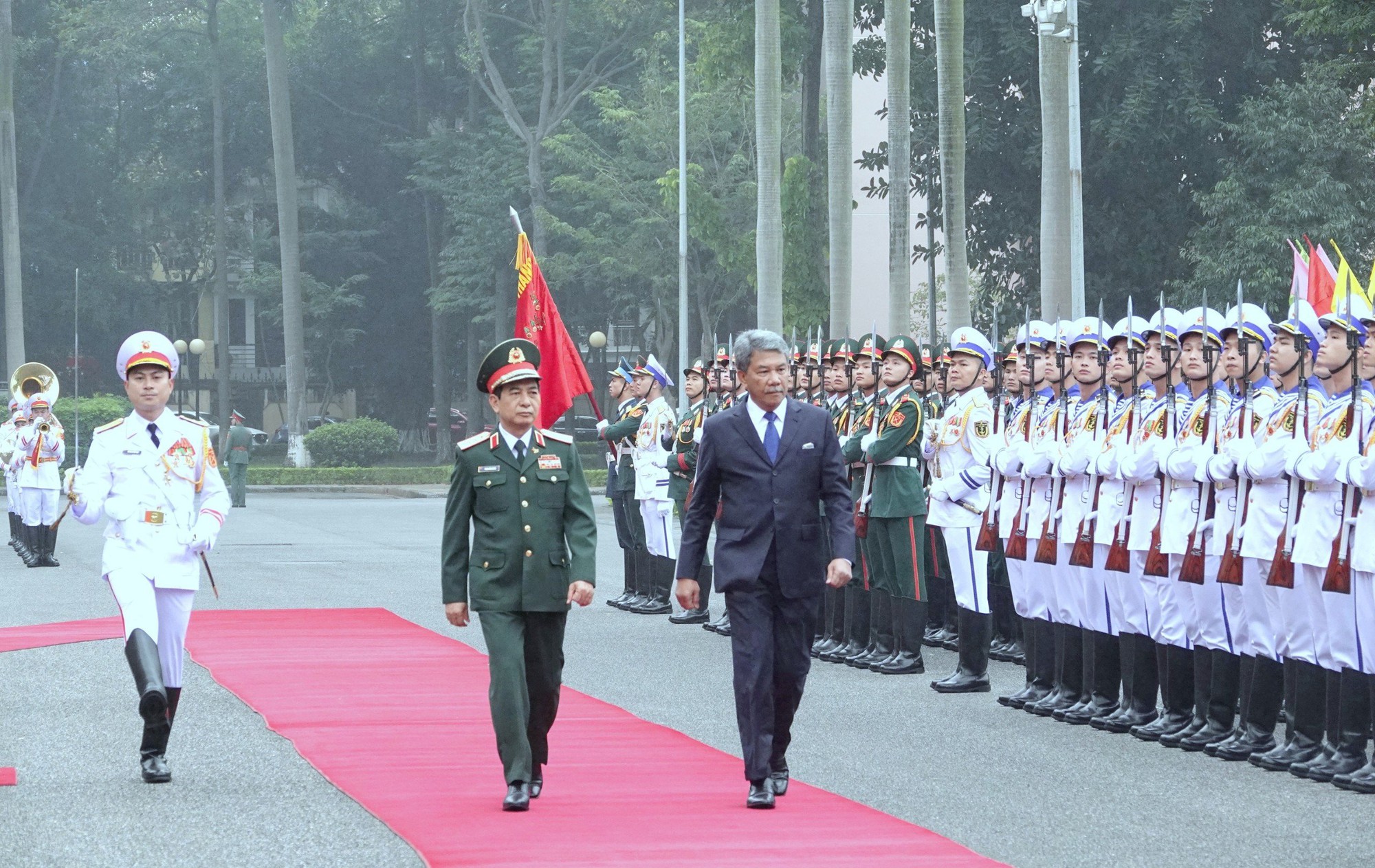 Bộ trưởng quốc ph&ograve;ng Malaysia thăm Việt Nam