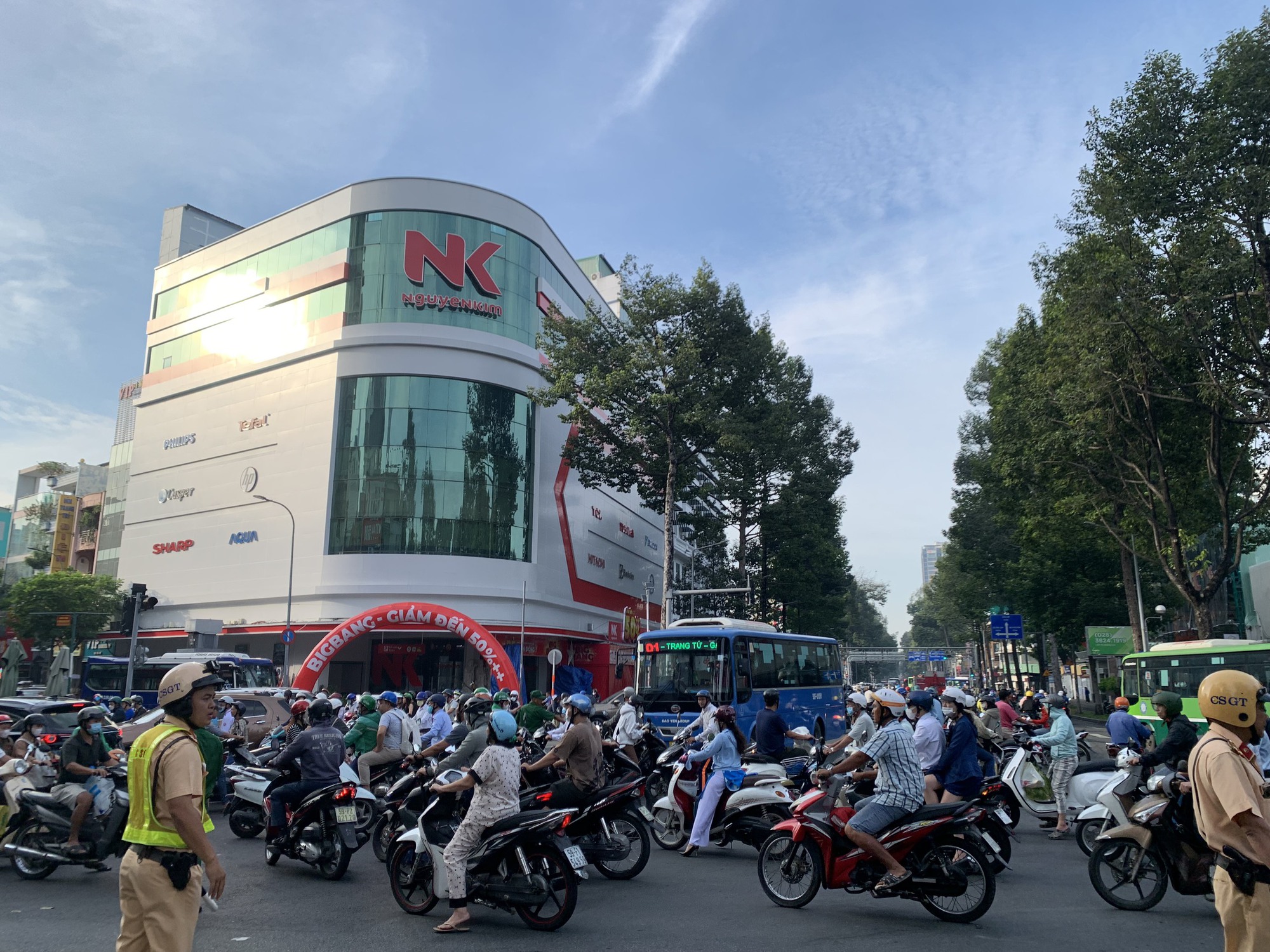 Nhiều tuyến đường trung t&acirc;m TP HCM &ugrave;n tắc- Ảnh 2.
