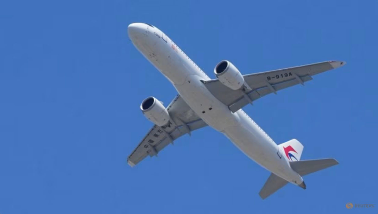 Trung Quốc "khoe" máy bay C919 ở Hồng Kông- Ảnh 1.
