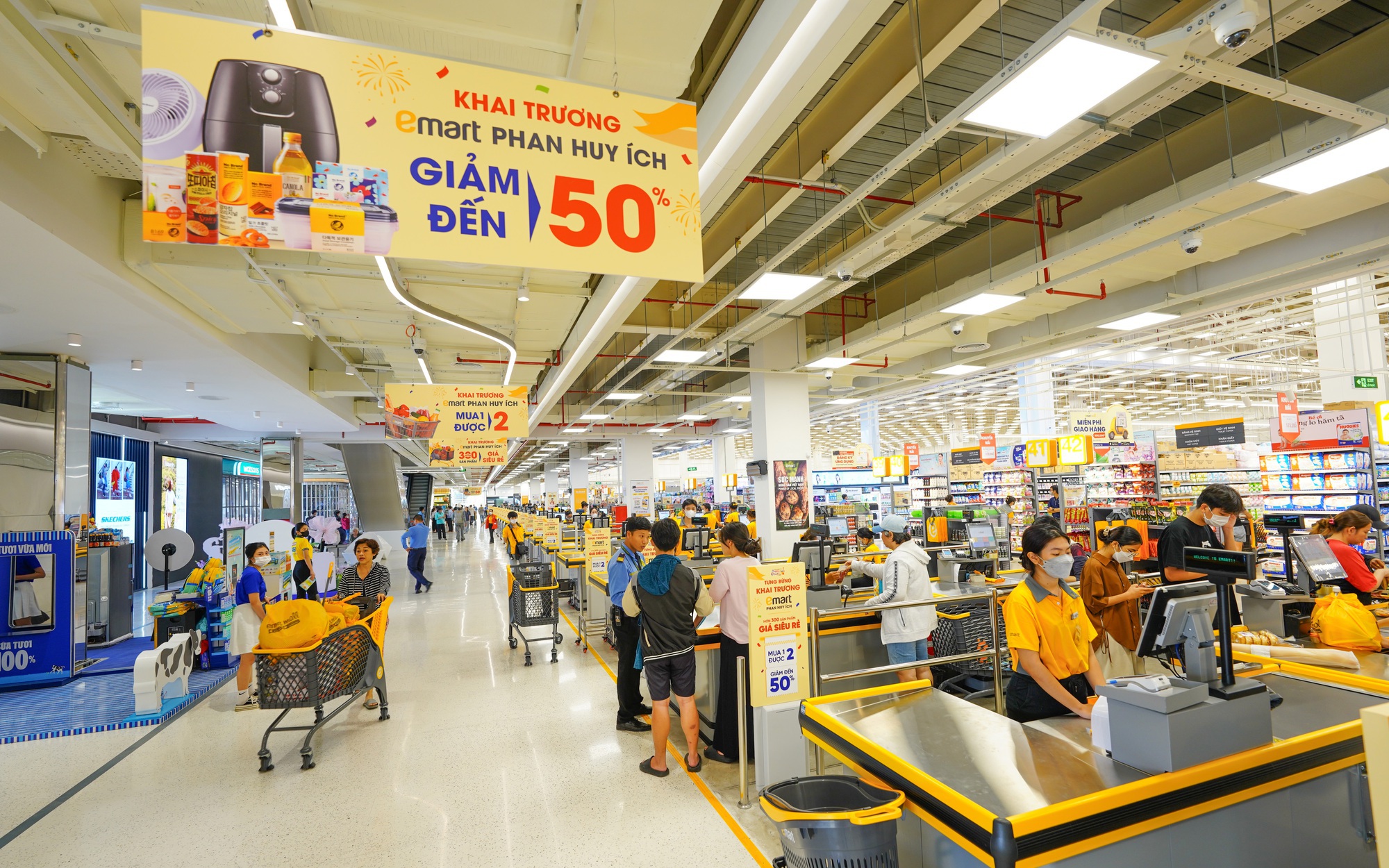 Cận cảnh đại siêu thị thứ 3 của tỉ phú Trần Bá Dương sắp khai trương ở TP HCM