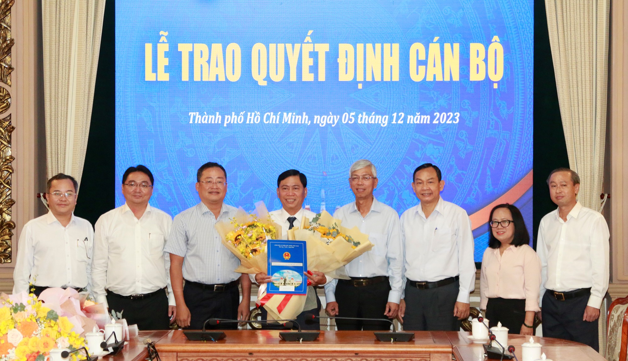 UBND TP HCM tiếp nhận v&agrave; bổ nhiệm c&aacute;n bộ- Ảnh 4.