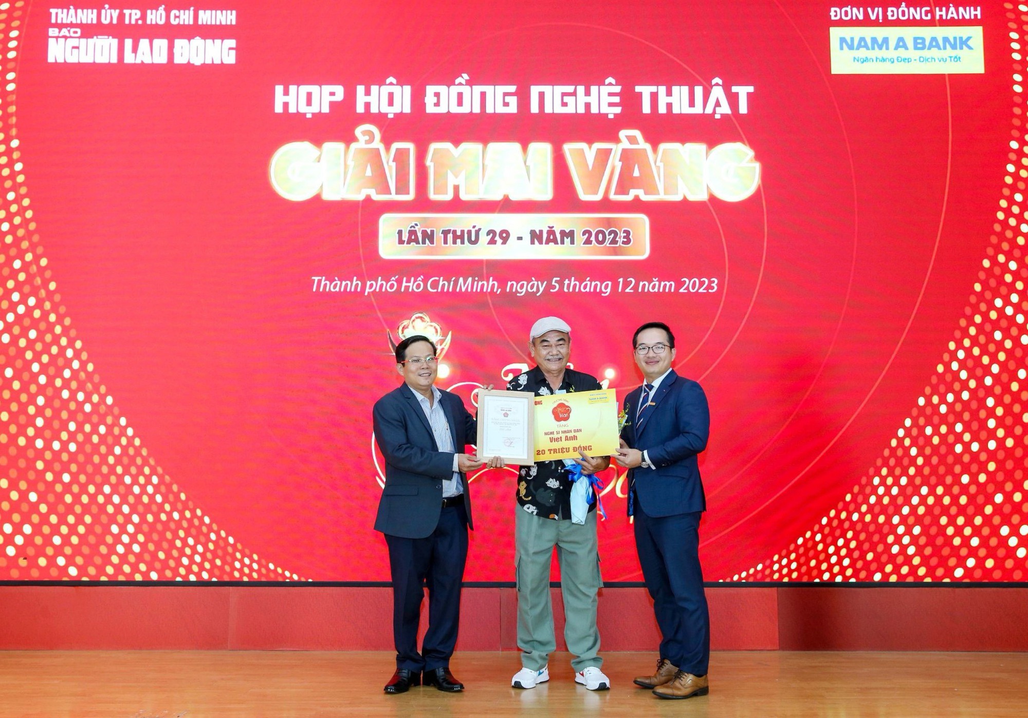 “Mai Vàng tri ân” vinh danh NSND Việt Anh- Ảnh 2.