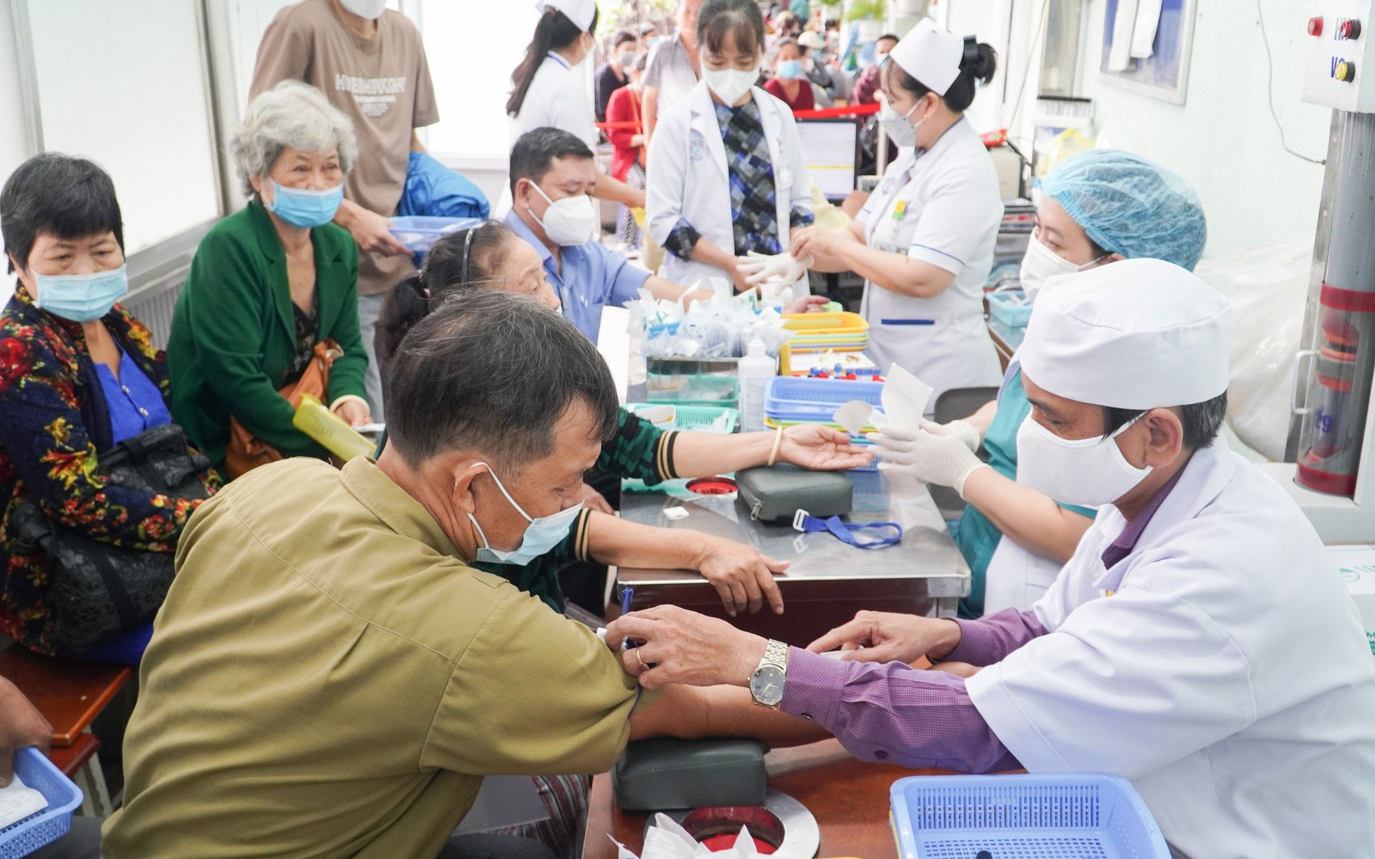 Gỡ vướng đấu thầu cho bệnh viện công