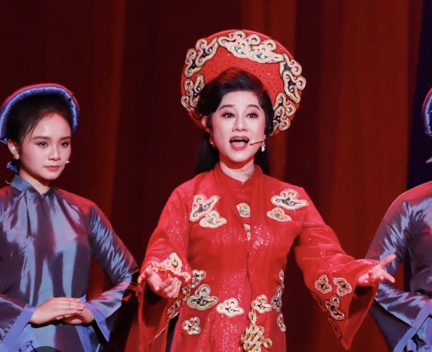 NSND Quế Trân và vai Cầm Thanh trong vở "Cô đào hát"- Ảnh 1.