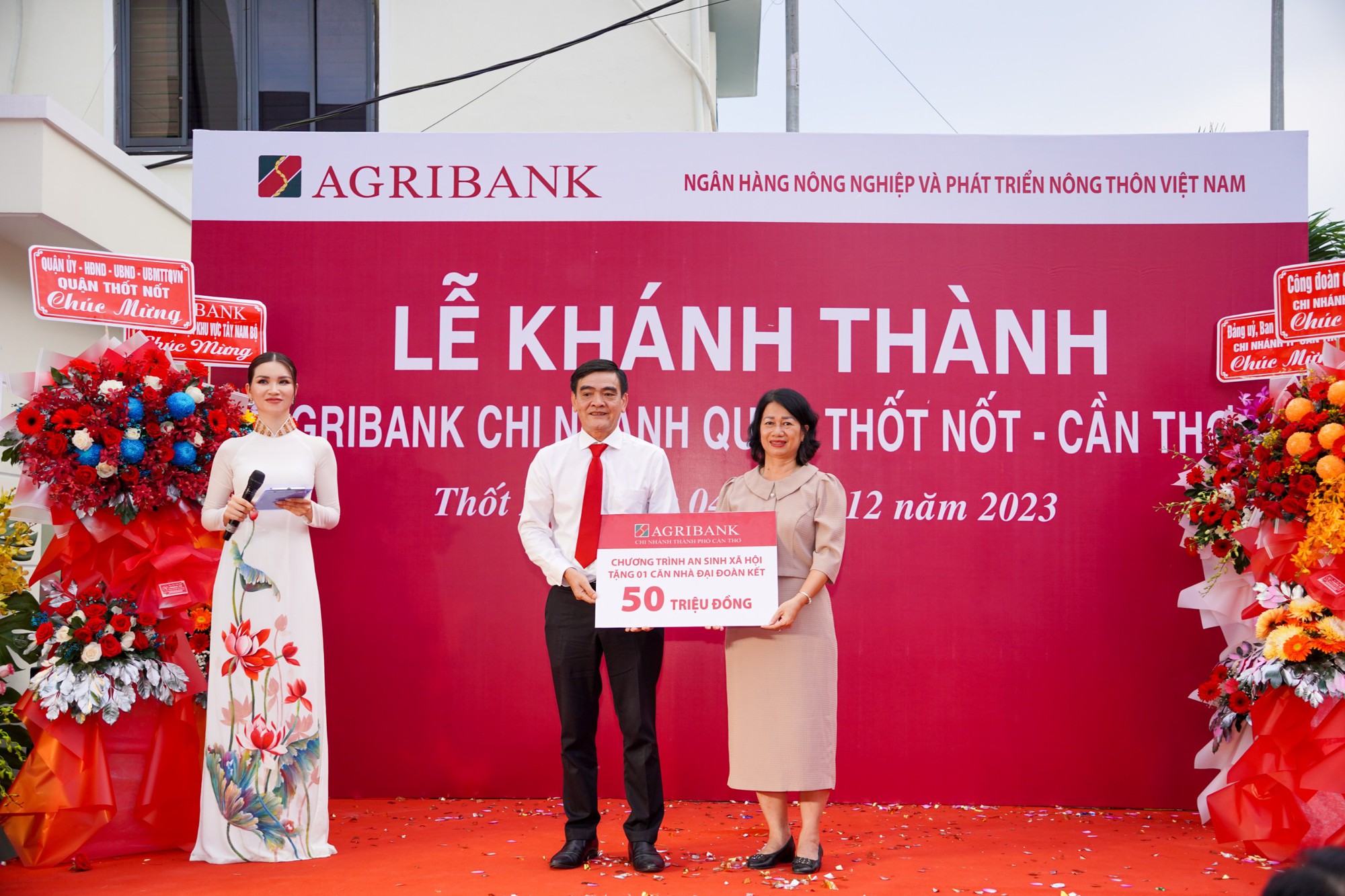 Agribank Chi nh&aacute;nh quận Thốt Nốt kh&aacute;nh th&agrave;nh, đưa v&agrave;o hoạt động trụ sở- Ảnh 2.
