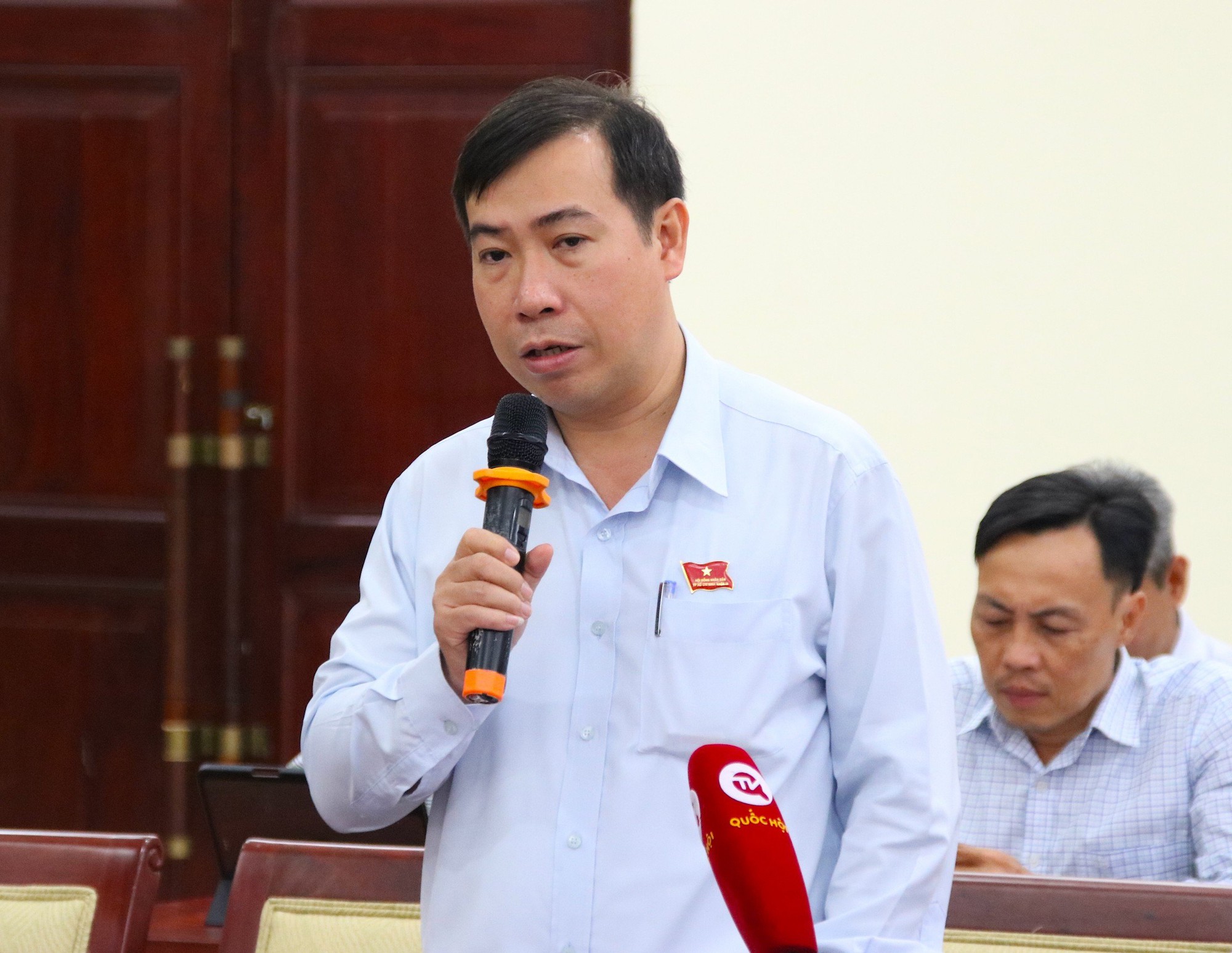 Đại biểu HĐND TP HCM băn khoăn việc kiểm tra nồng độ cồn cả ngày lẫn đêm- Ảnh 1.