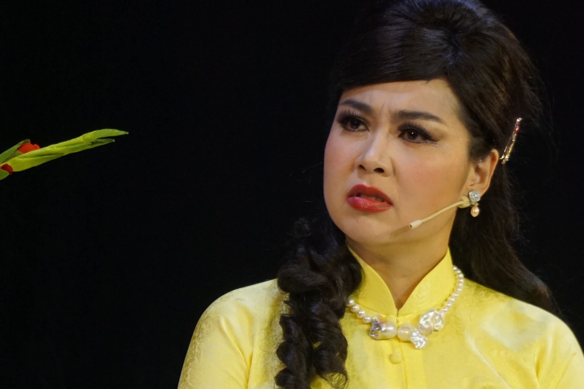 Nghệ sĩ Lê Khánh và vai Giáng Hương trong vở "Giáng Hương – Sân khấu về khuya"- Ảnh 1.